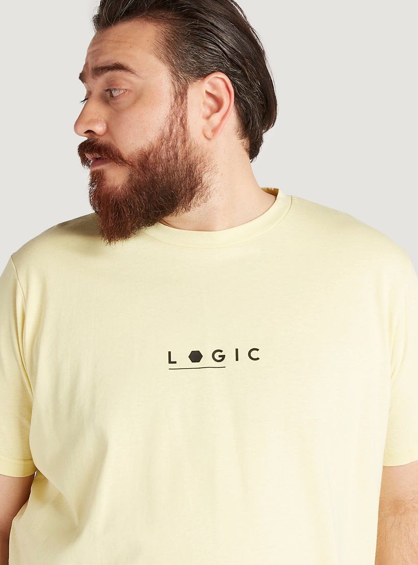 تيشيرت بياقة ضيقة وأكمام قصيرة وطبعات-men-clothing-tshirtsandpolos-tshirts-image-3