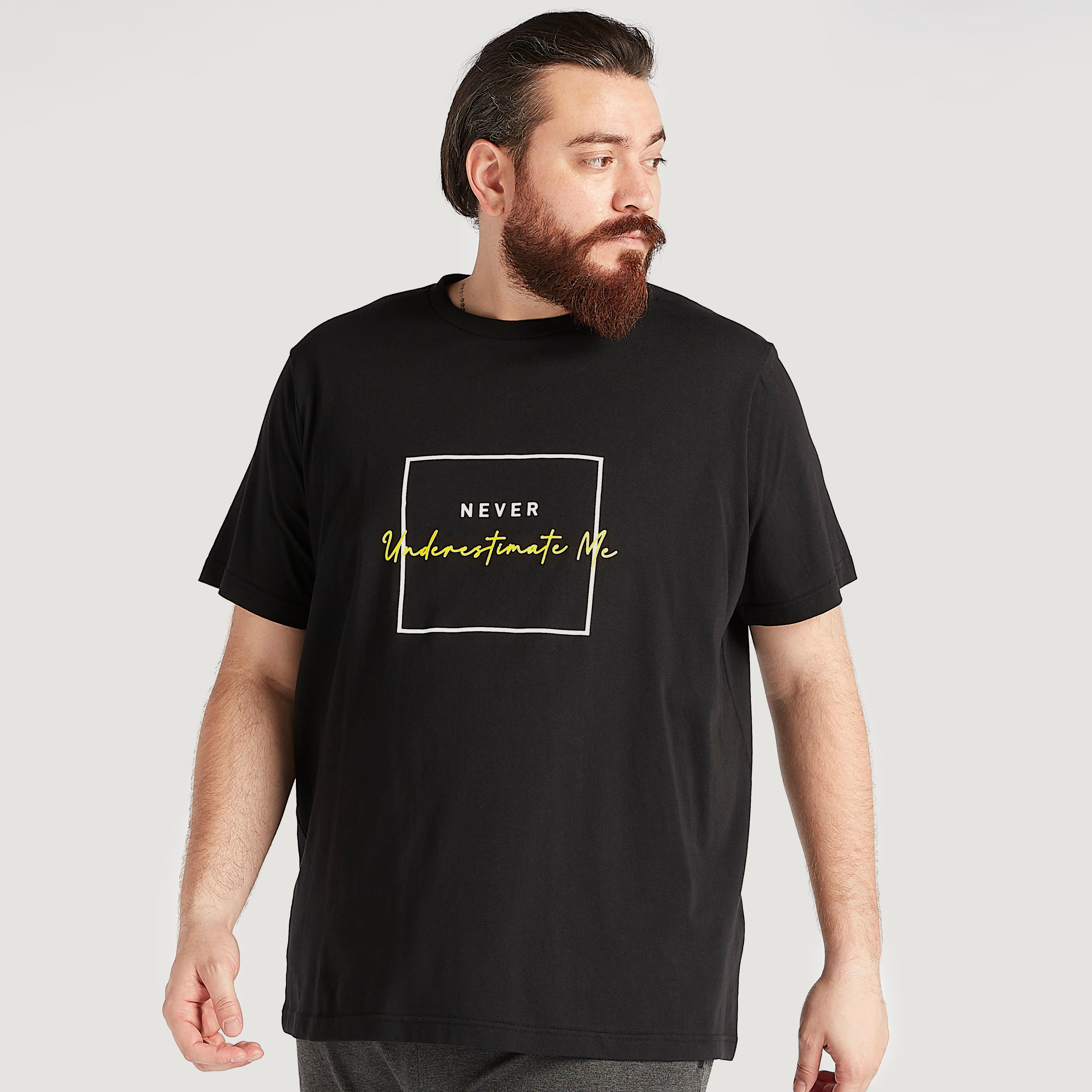 تيشيرت بياقة ضيقة وأكمام قصيرة وطبعات-men-clothing-tshirtsandpolos-tshirts-image-1