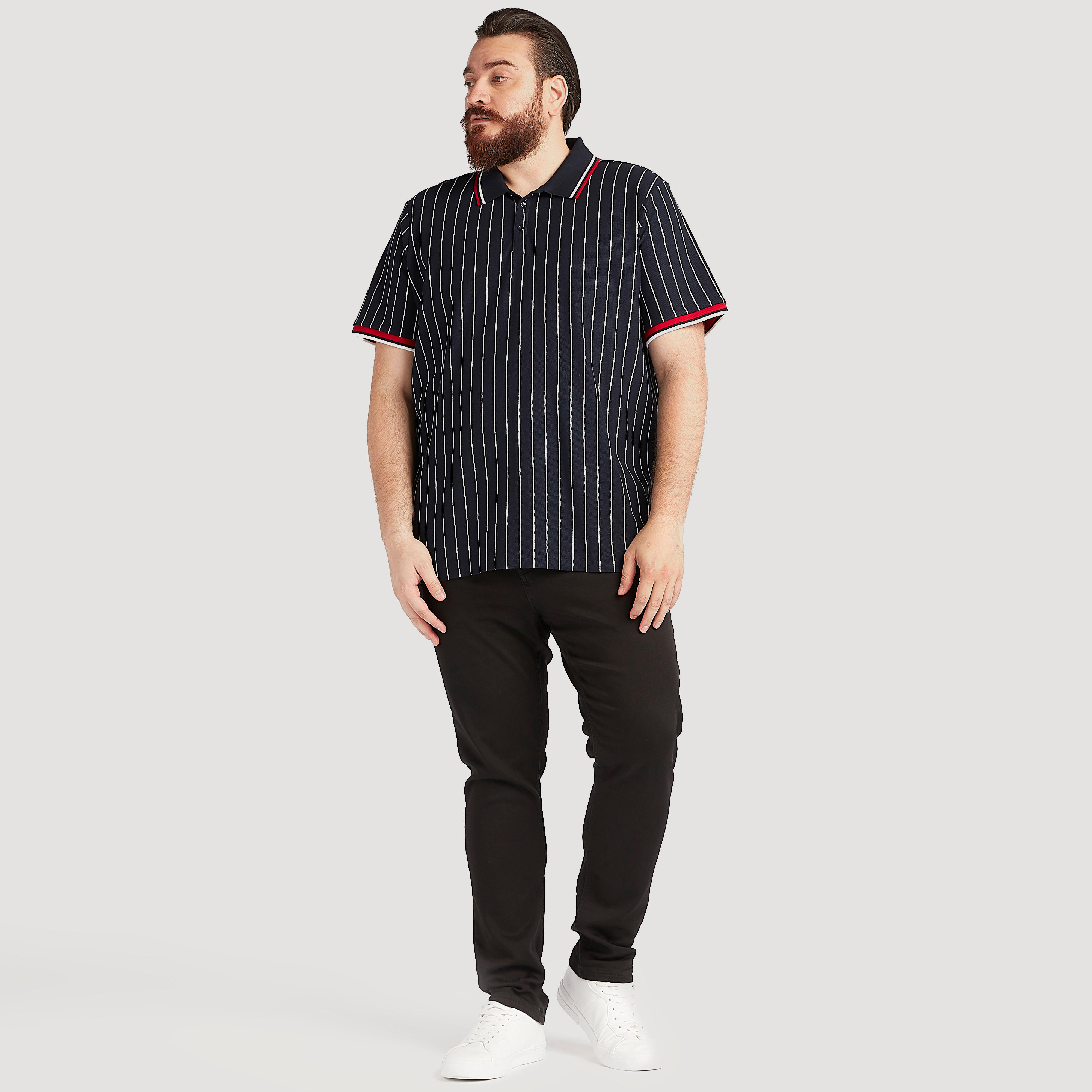تيشيرت بولو مقلّم بأكمام قصيرة وتفاصيل خيوط بارزة-men-clothing-tshirtsandpolos-polos-image-2