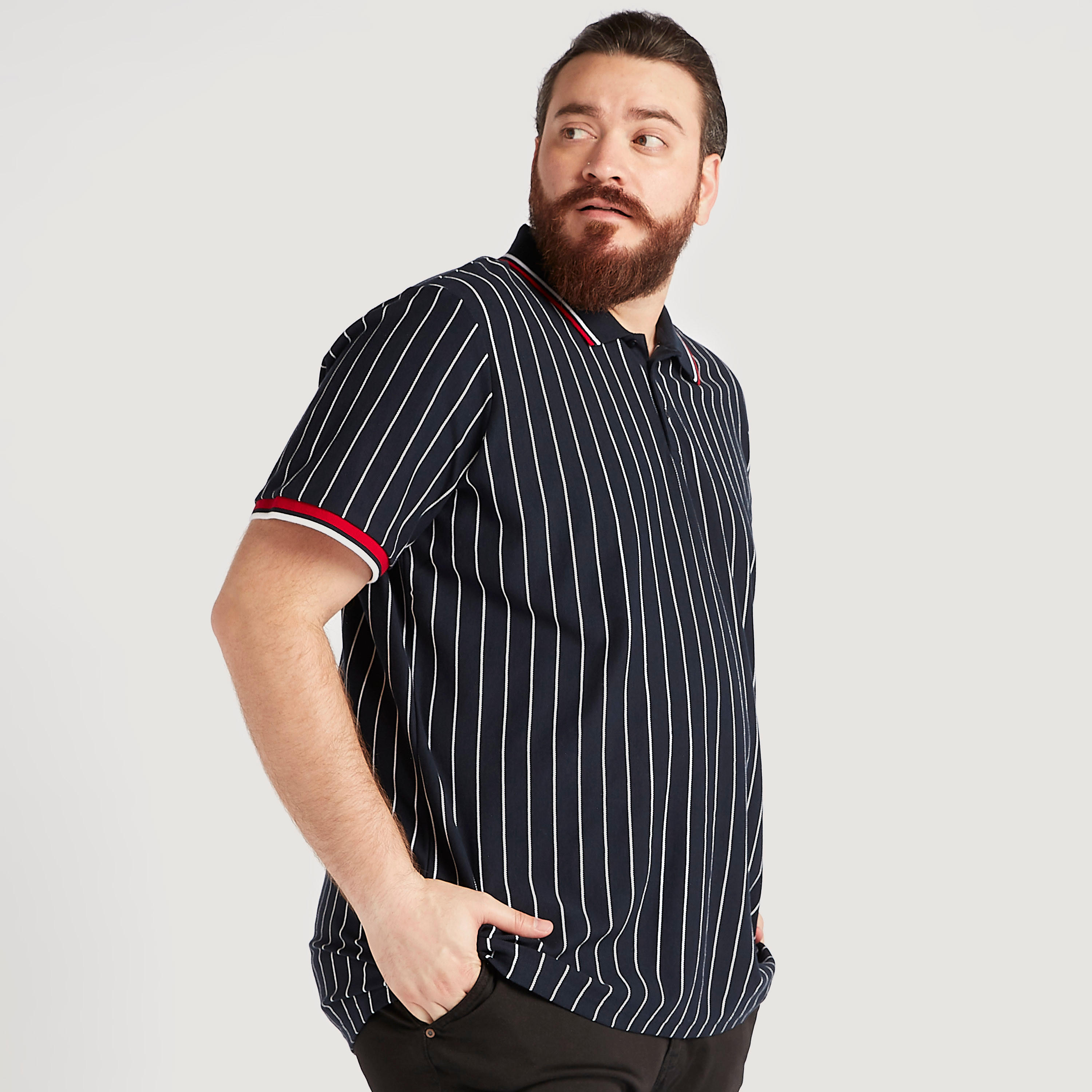 تيشيرت بولو مقلّم بأكمام قصيرة وتفاصيل خيوط بارزة-men-clothing-tshirtsandpolos-polos-image-6