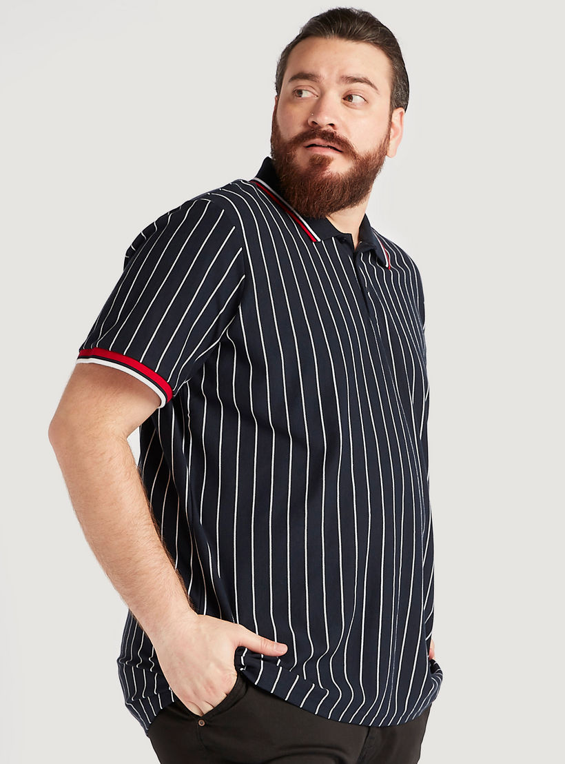 تيشيرت بولو مقلّم بأكمام قصيرة وتفاصيل خيوط بارزة-men-clothing-tshirtsandpolos-polos-image-6