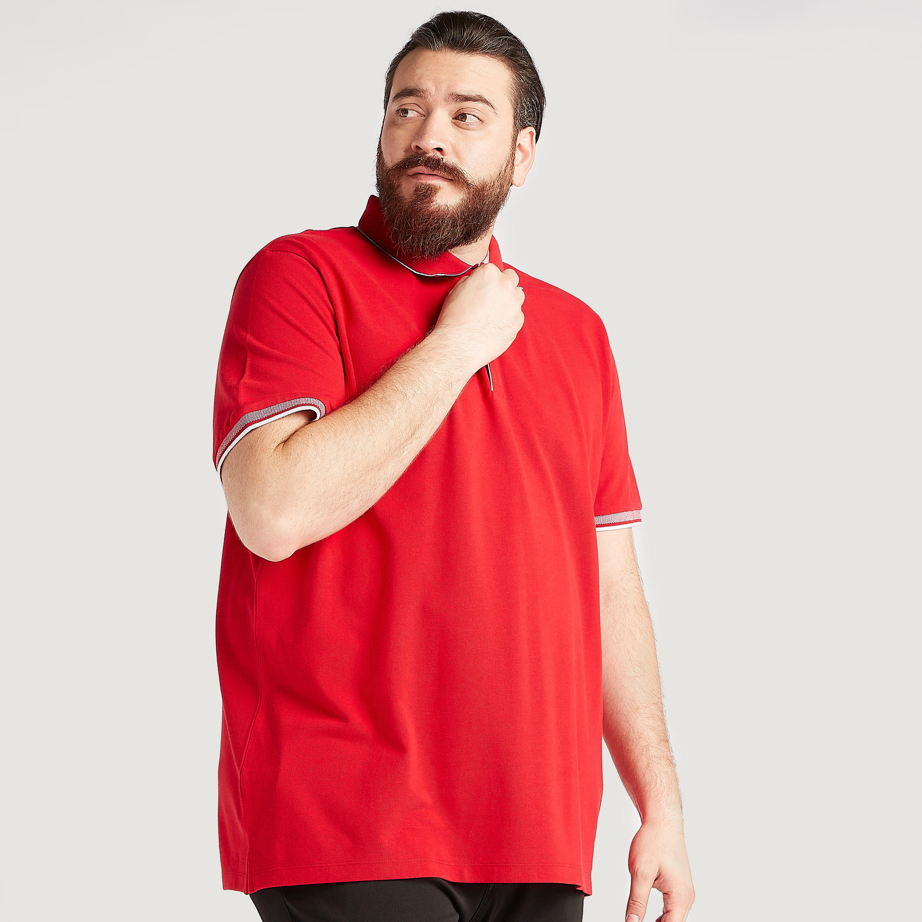 تيشيرت بولو سادة بأكمام قصيرة وتفاصيل خيوط بارزة-men-clothing-tshirtsandpolos-polos-image-1