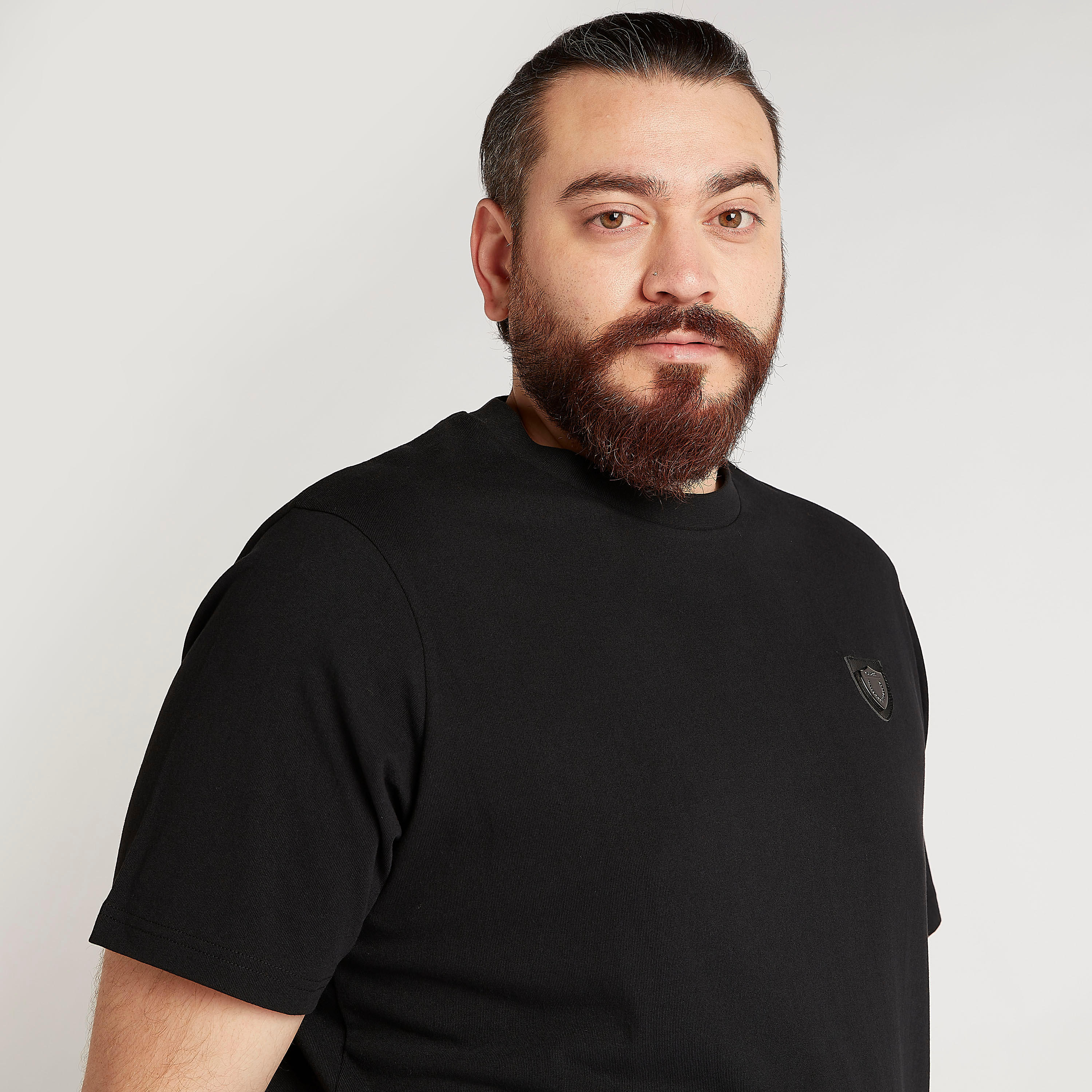 Solid T-shirt with Badge Applique and Crew Neck-men-clothing-tshirtsandpolos-tshirts-image-5