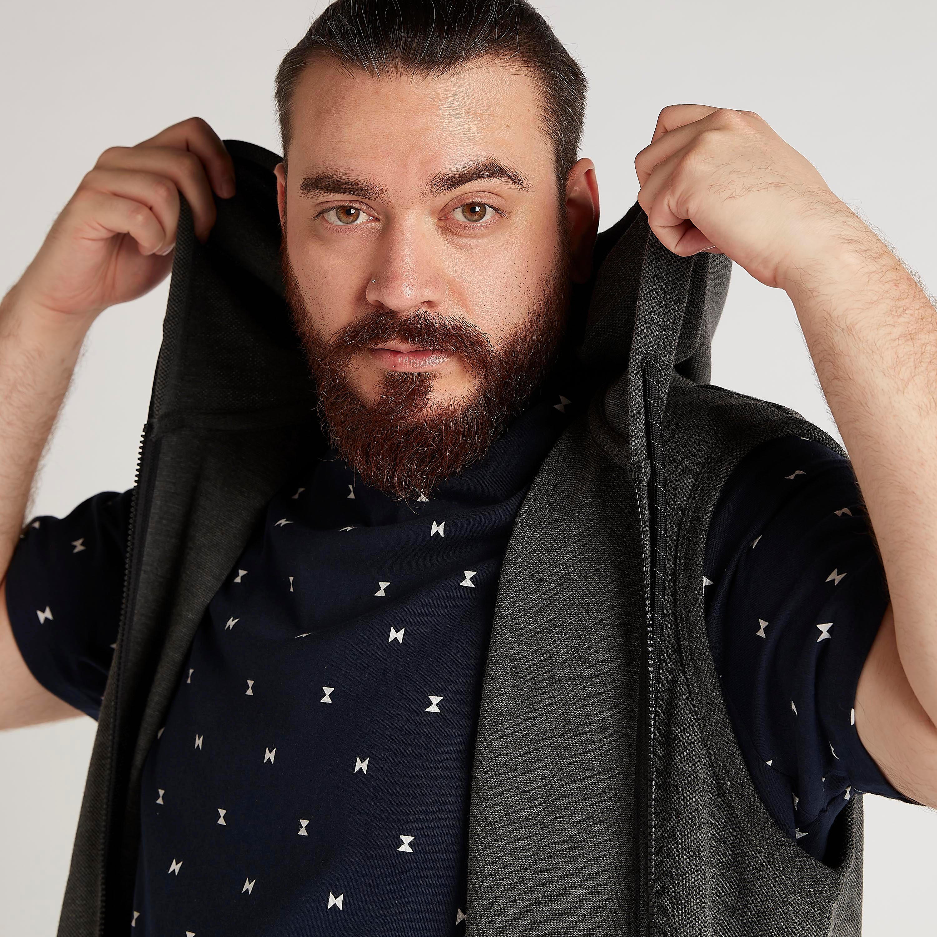 هودي سادة بجيوب وسحّاب-men-winterwear-hoodiesandsweatshirts-image-2