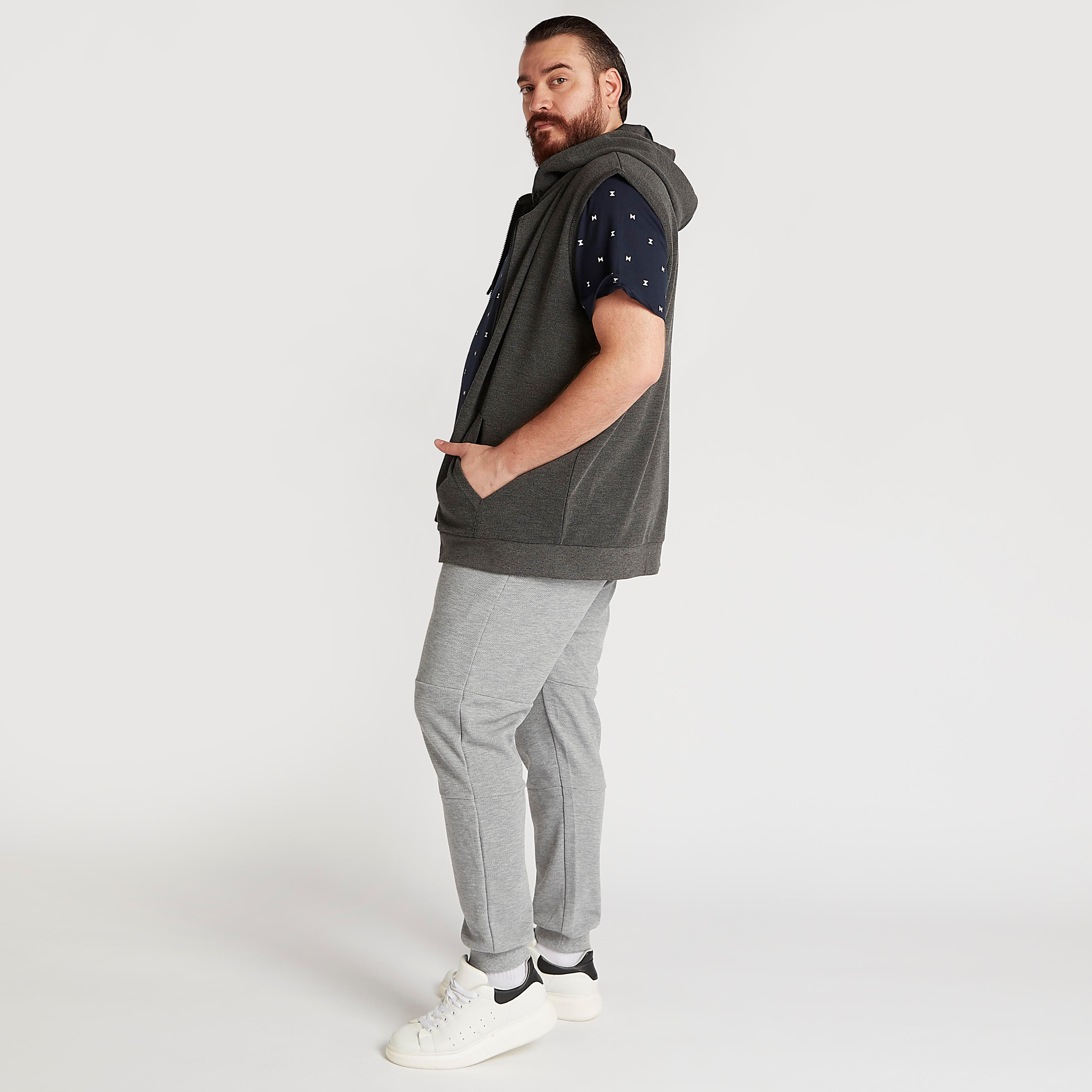 هودي سادة بجيوب وسحّاب-men-winterwear-hoodiesandsweatshirts-image-1
