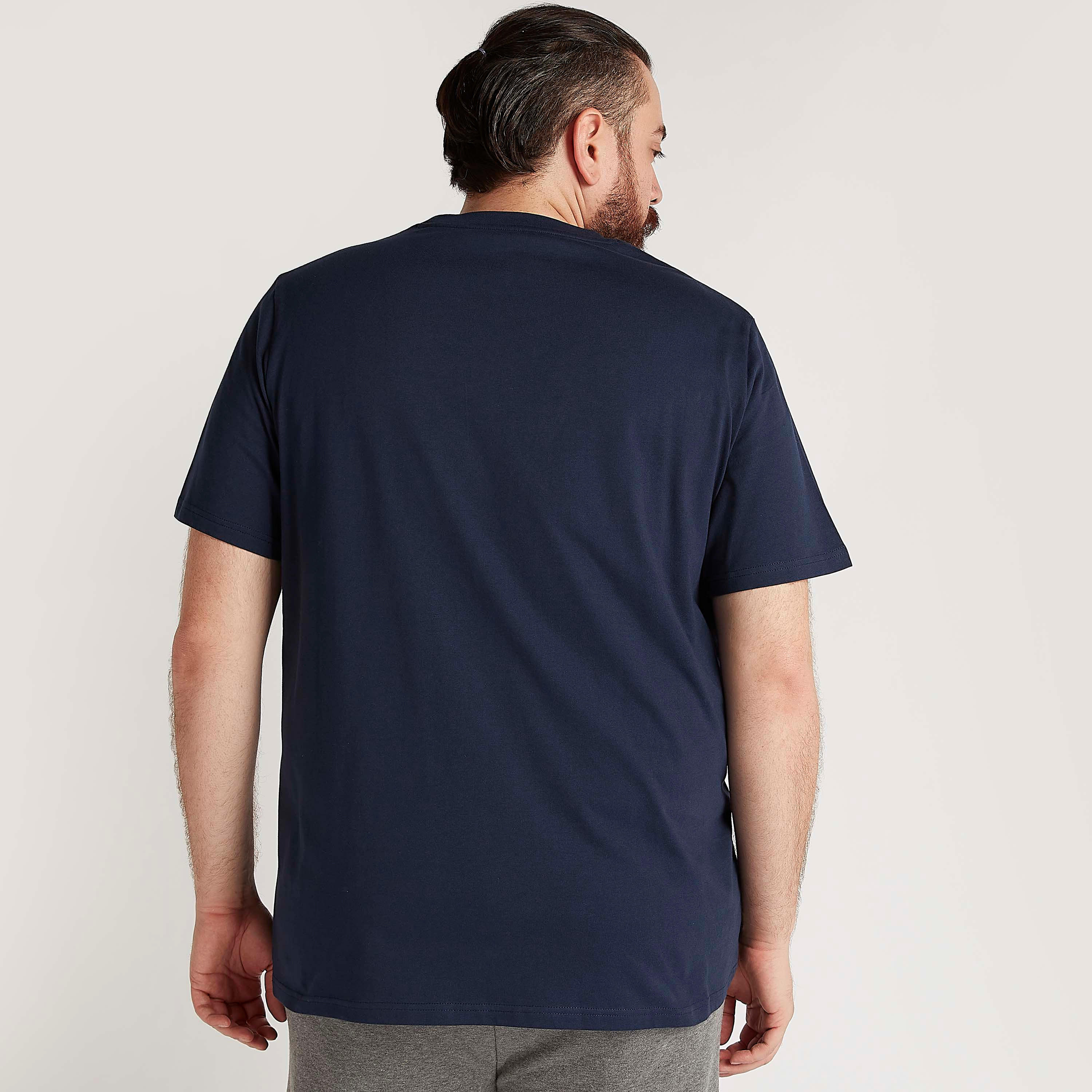 تيشيرت بياقة ضيّقة وأكمام قصيرة وطبعات-men-clothing-tshirtsandpolos-tshirts-image-4