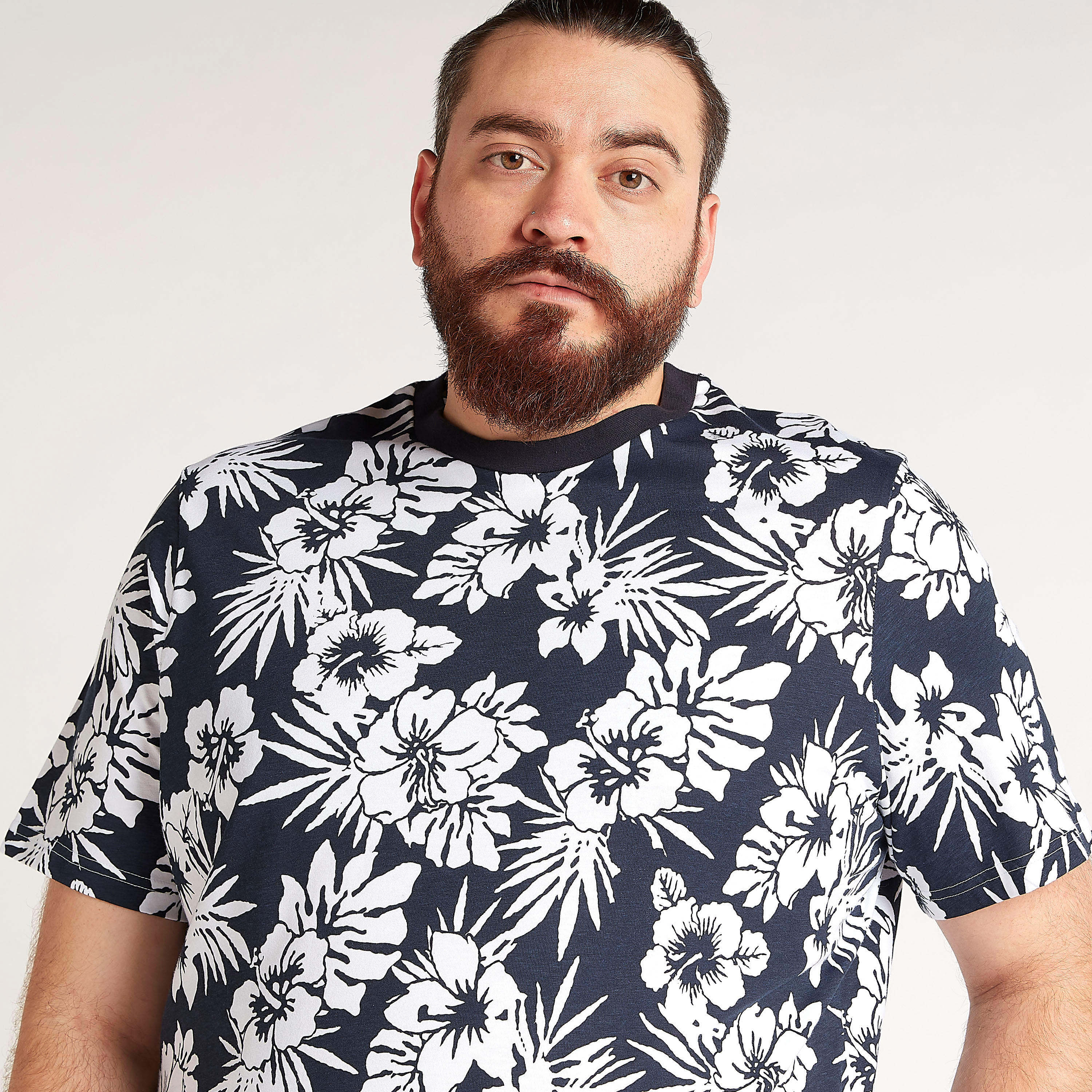 تيشيرت بياقة ضيّقة وأكمام قصيرة وطبعات أزهار-men-clothing-tshirtsandpolos-tshirts-image-3