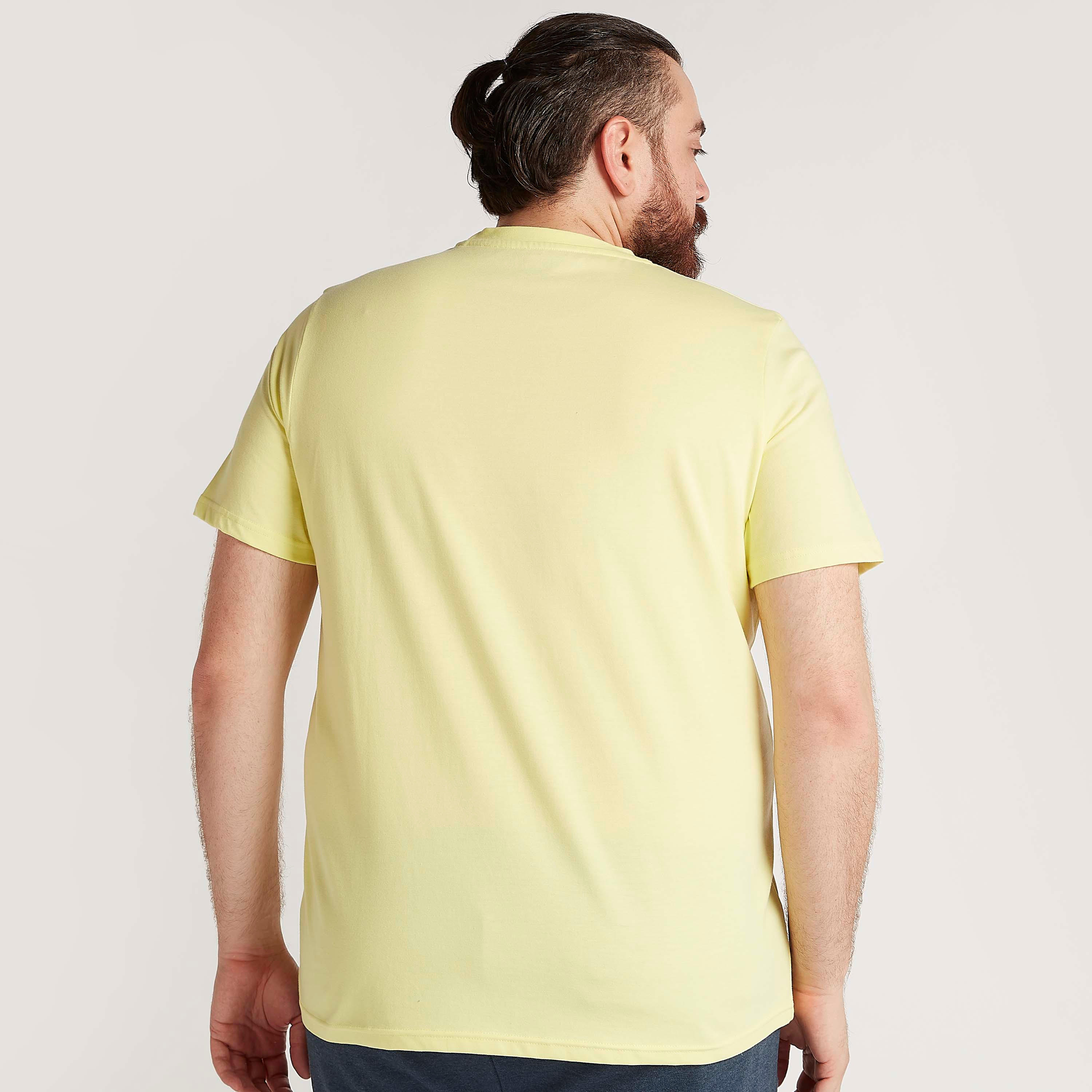 تيشيرت بياقة ضيّقة وأكمام قصيرة وطبعات-men-clothing-tshirtsandpolos-tshirts-image-4