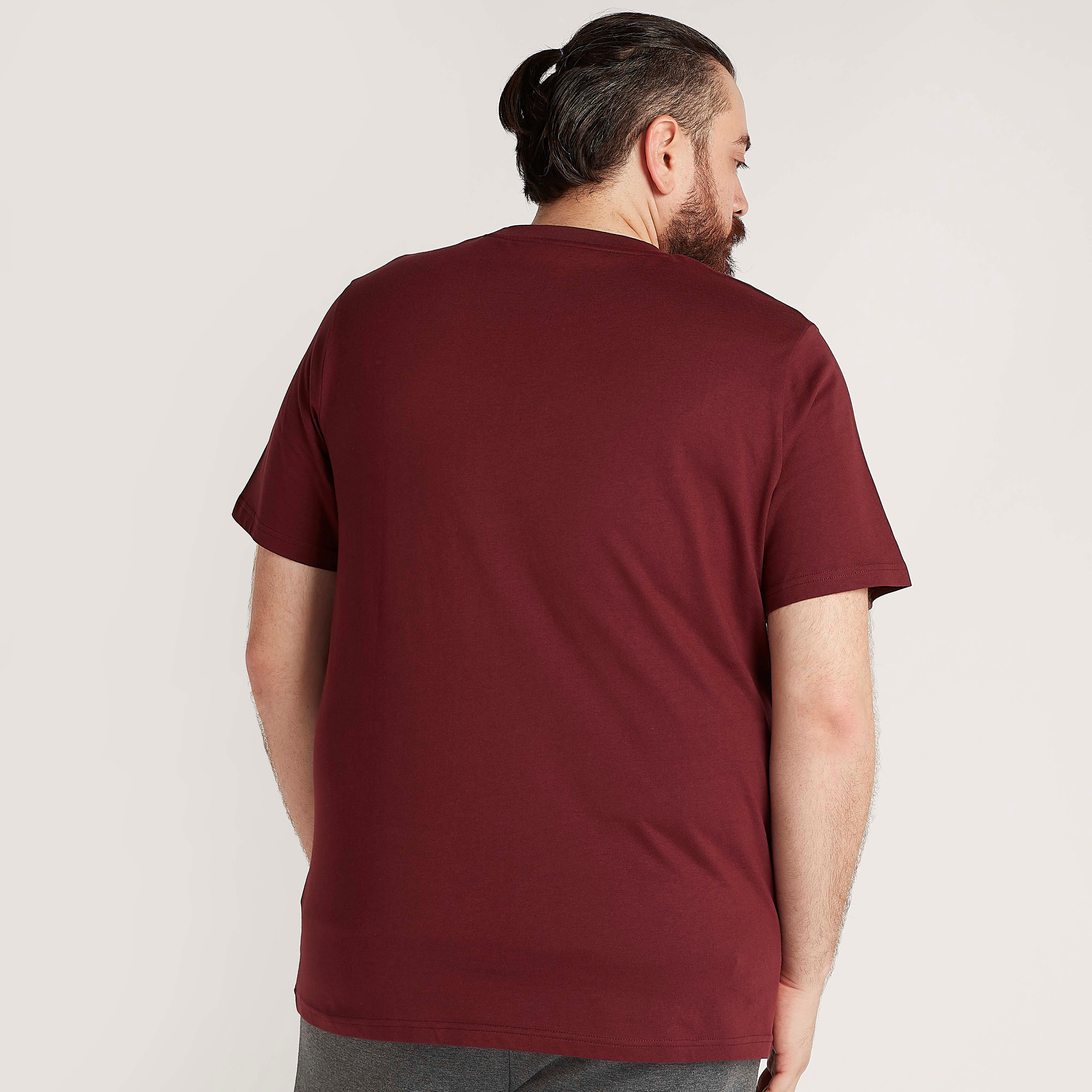 تيشيرت بياقة ضيّقة وأكمام قصيرة وطبعات-men-clothing-tshirtsandpolos-tshirts-image-4
