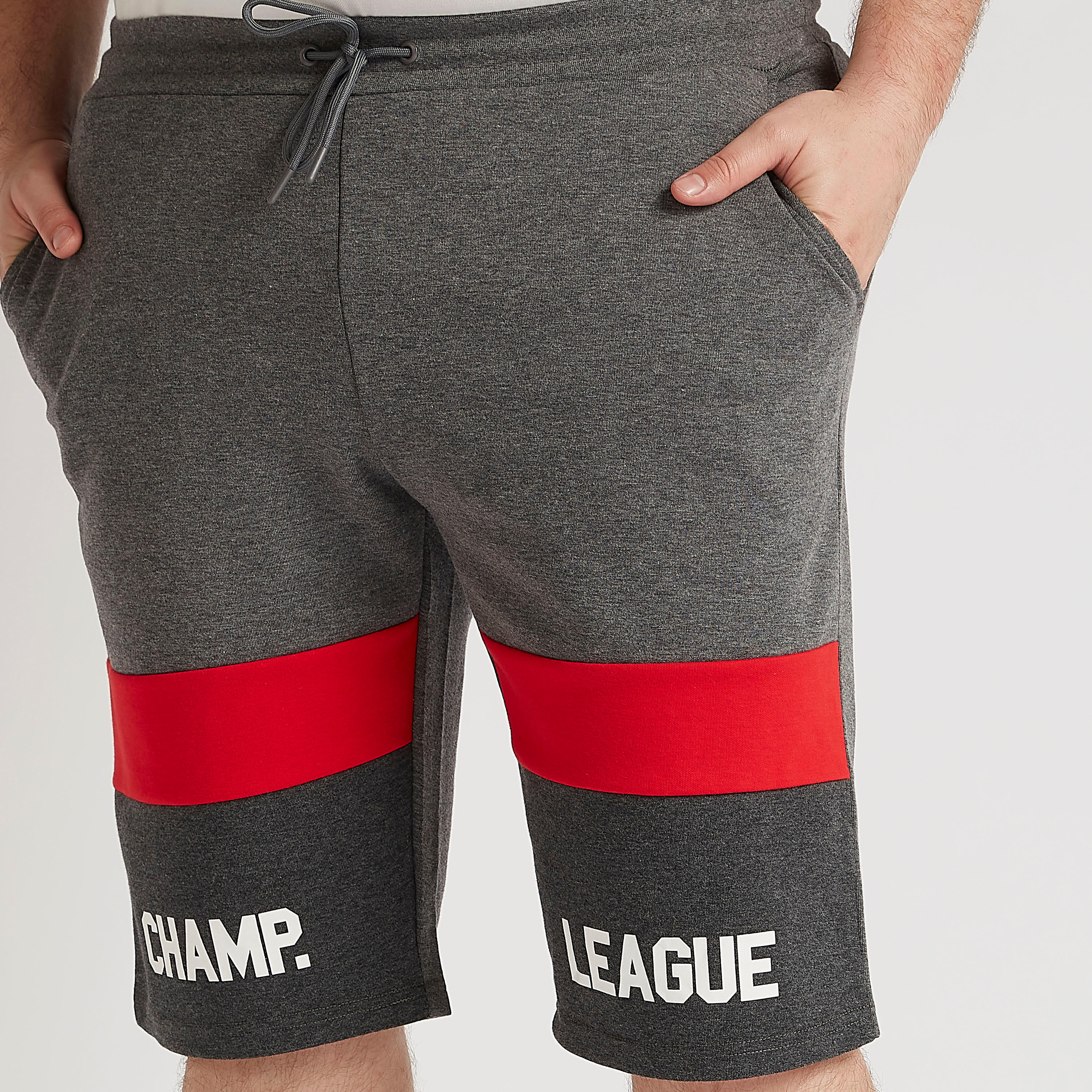 شورت برباط إغلاق وخصر متوسّط الارتفاع وطبعات-men-clothing-bottoms-shorts-image-2