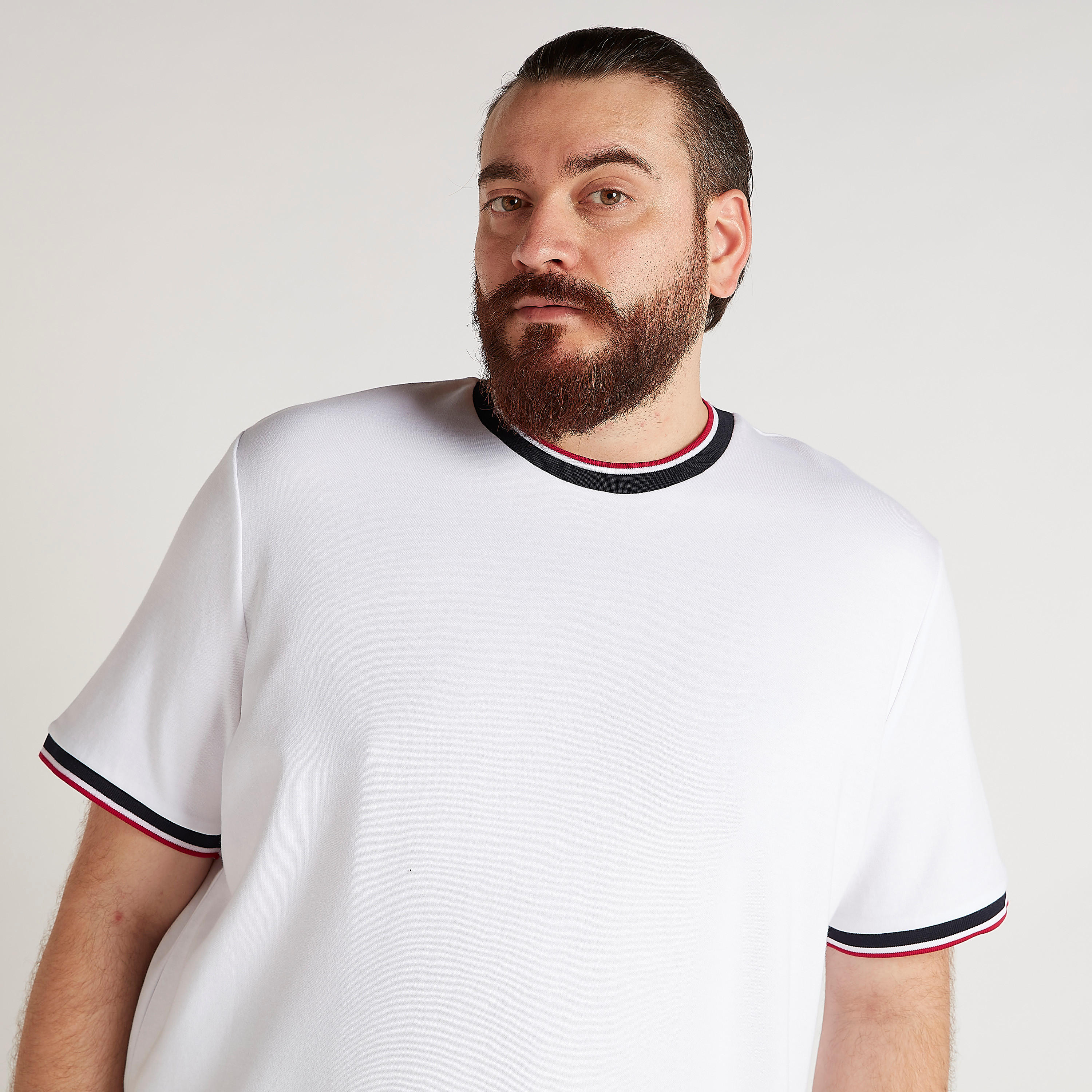 تيشيرت سادة بياقة ضيّقة وأكمام قصيرة-men-clothing-tshirtsandpolos-tshirts-image-2