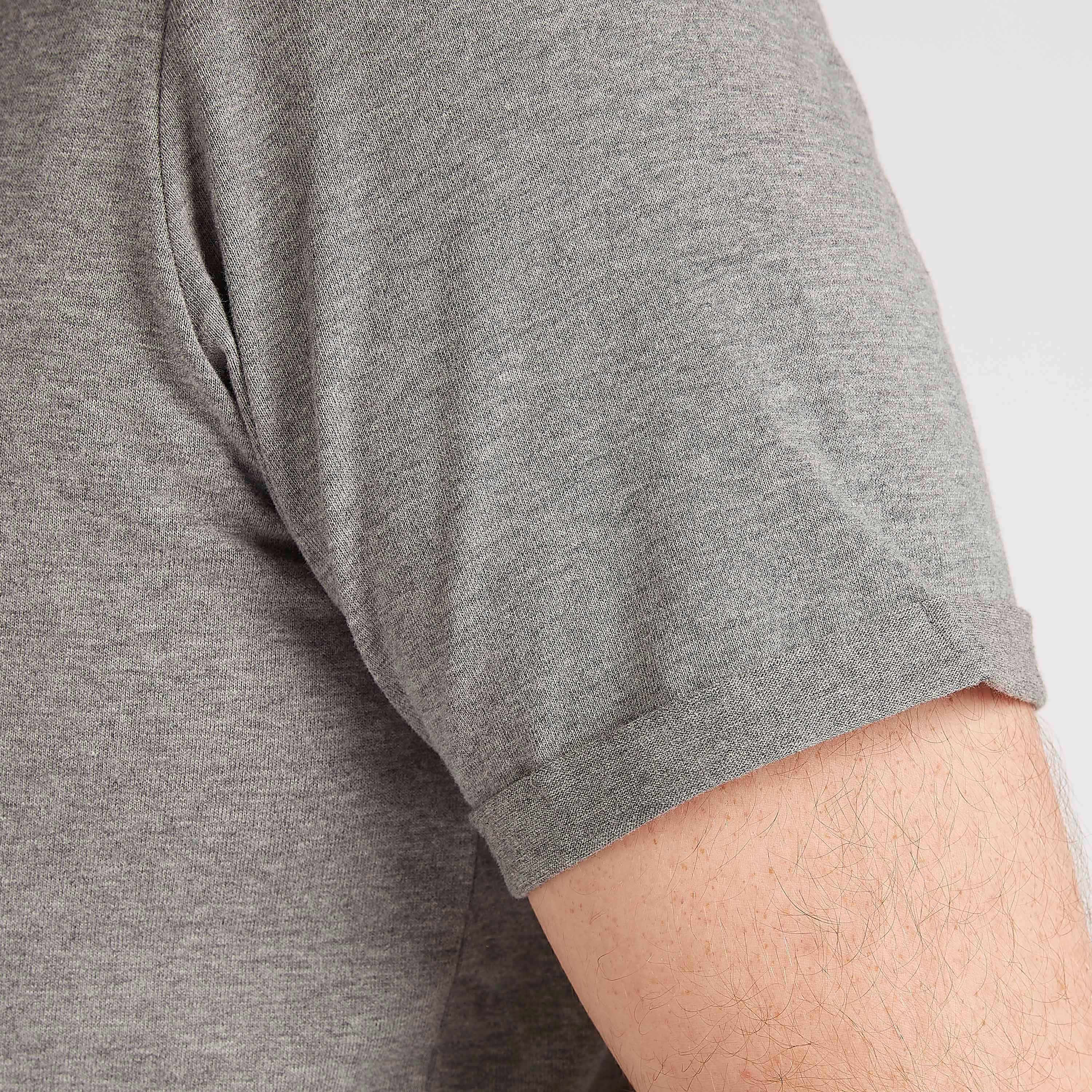 تيشيرت بياقة ضيّقة وأكمام قصيرة وطبعات-men-clothing-tshirtsandpolos-tshirts-image-2