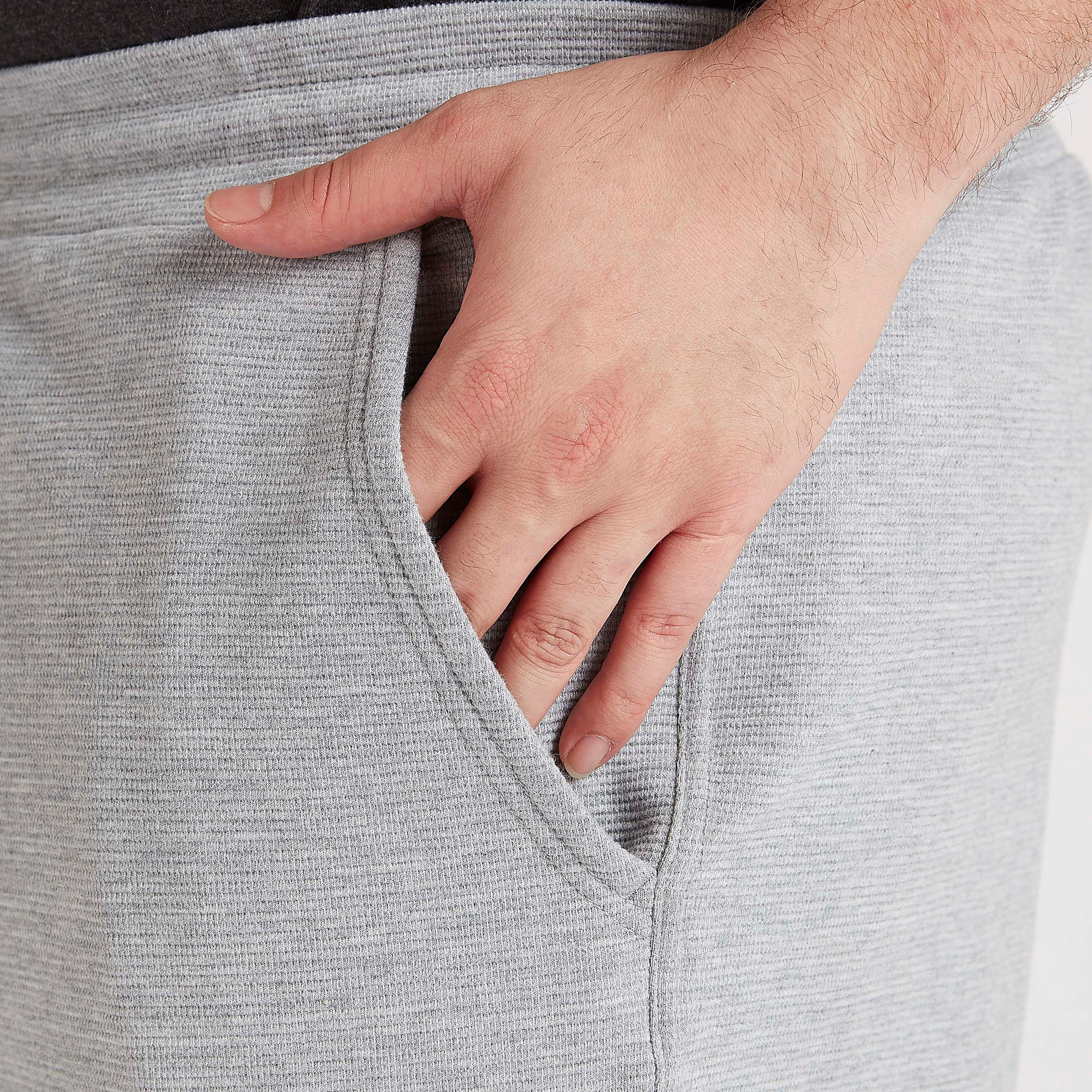 شورت سادة برباط إغلاق وخصر متوسّط الارتفاع-men-clothing-bottoms-shorts-image-3