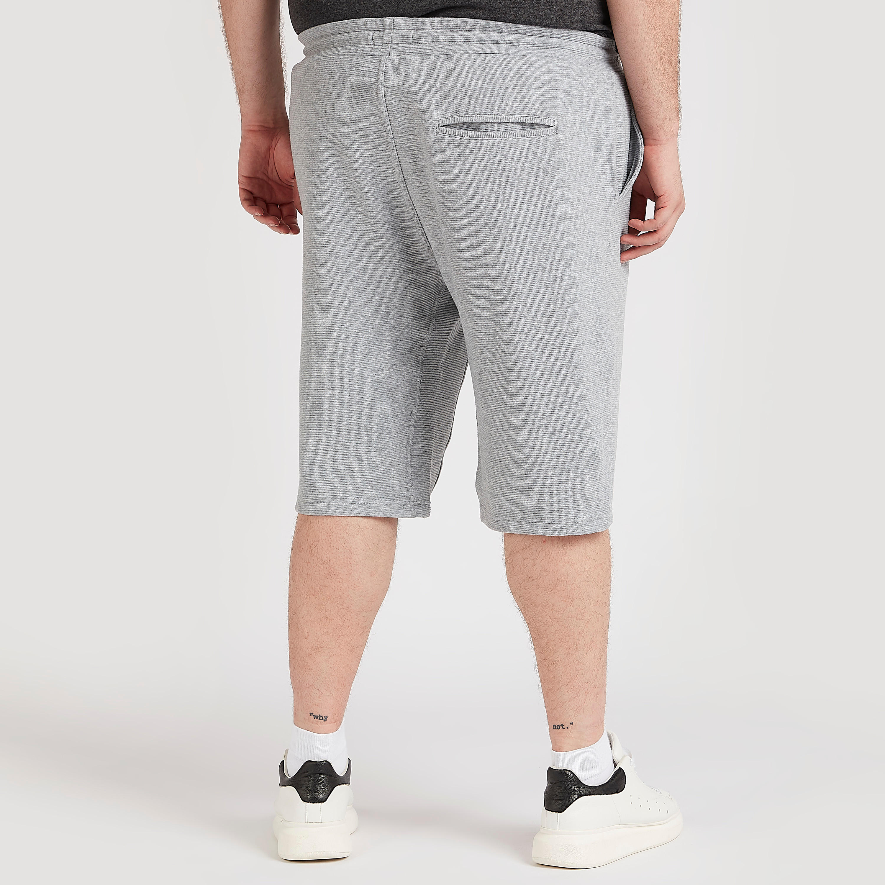 شورت سادة برباط إغلاق وخصر متوسّط الارتفاع-men-clothing-bottoms-shorts-image-1