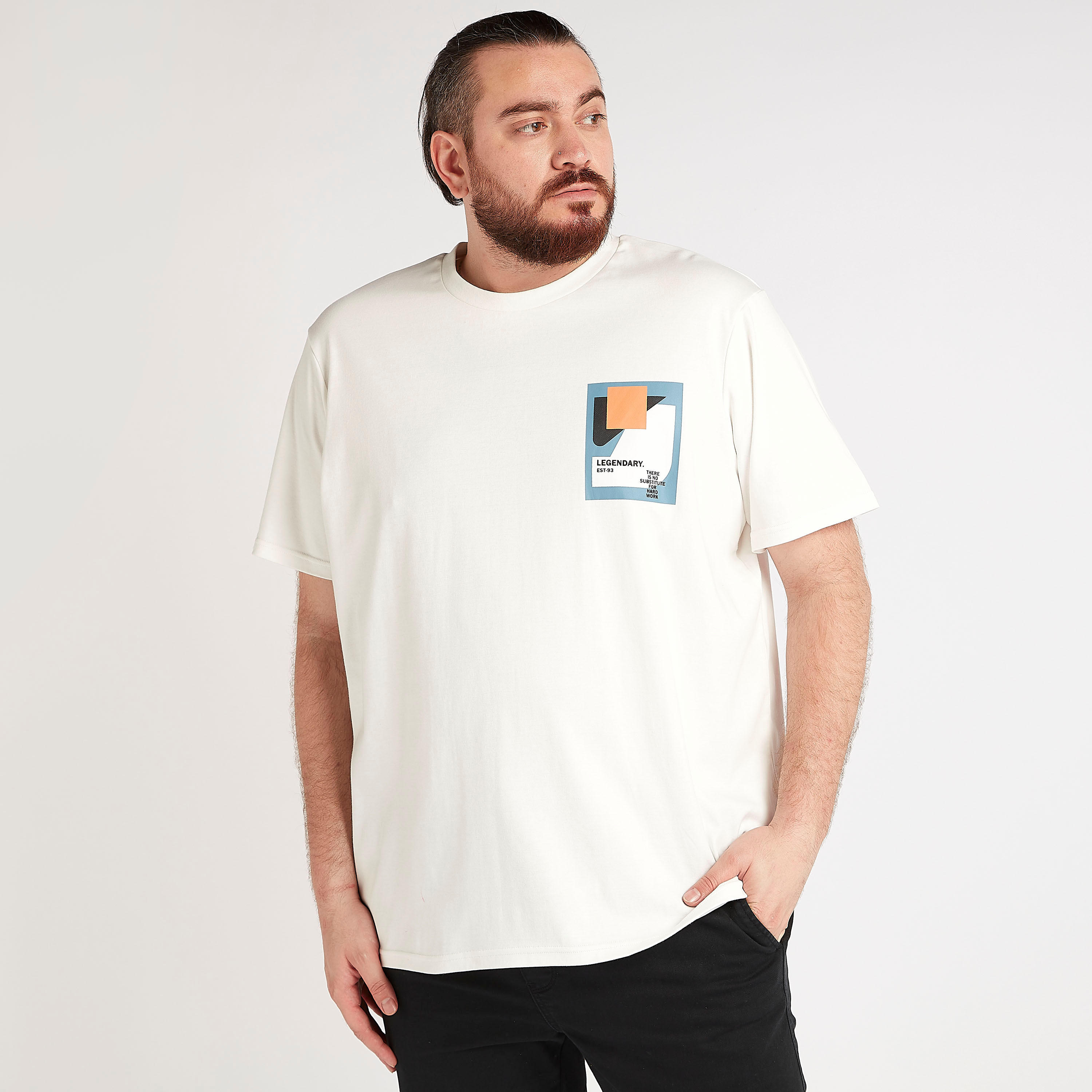 تيشيرت بياقة ضيّقة وأكمام قصيرة وطبعات-men-clothing-tshirtsandpolos-tshirts-image-1