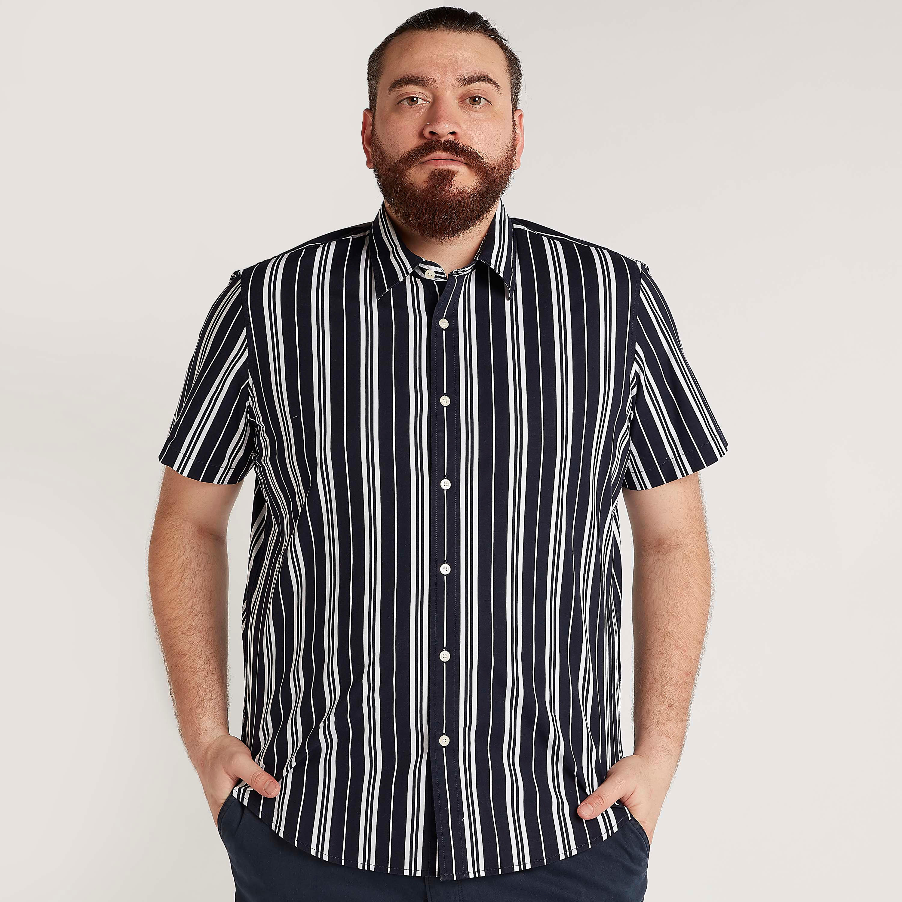 قميص مقلّم بأكمام قصيرة-men-clothing-shirts-image-1
