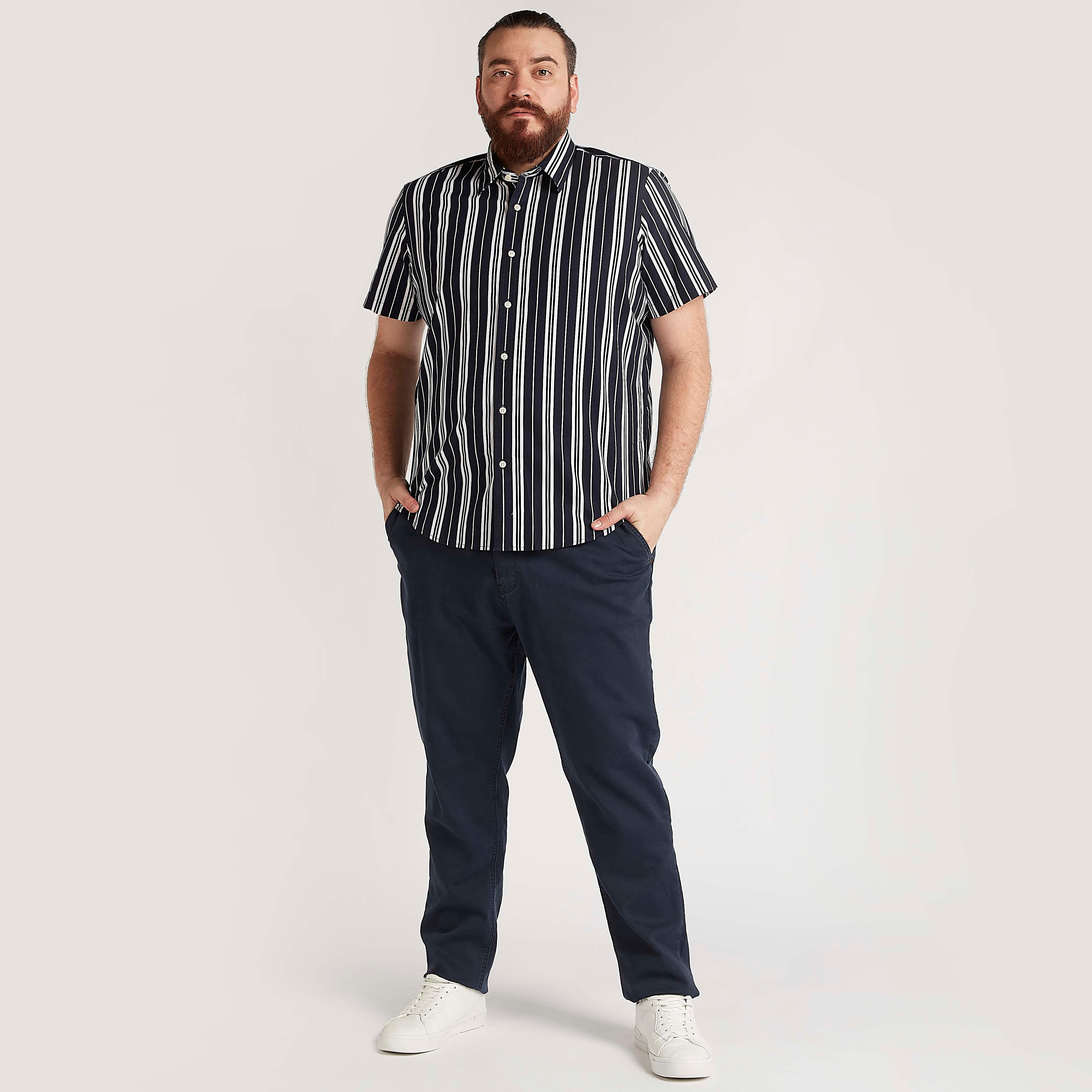 قميص مقلّم بأكمام قصيرة-men-clothing-shirts-image-2