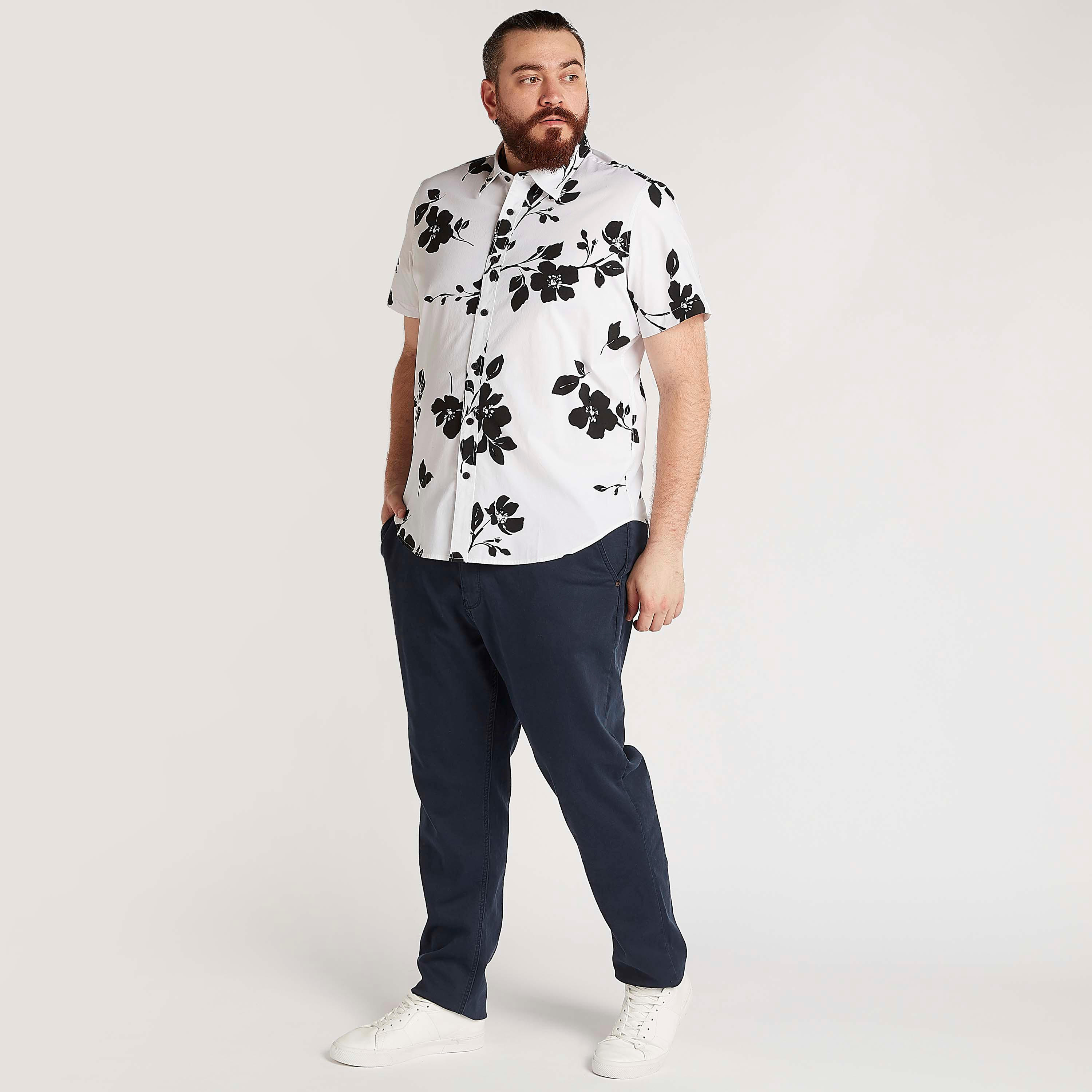 قميص بطبعات أزهار وأكمام قصيرة-men-clothing-shirts-image-2