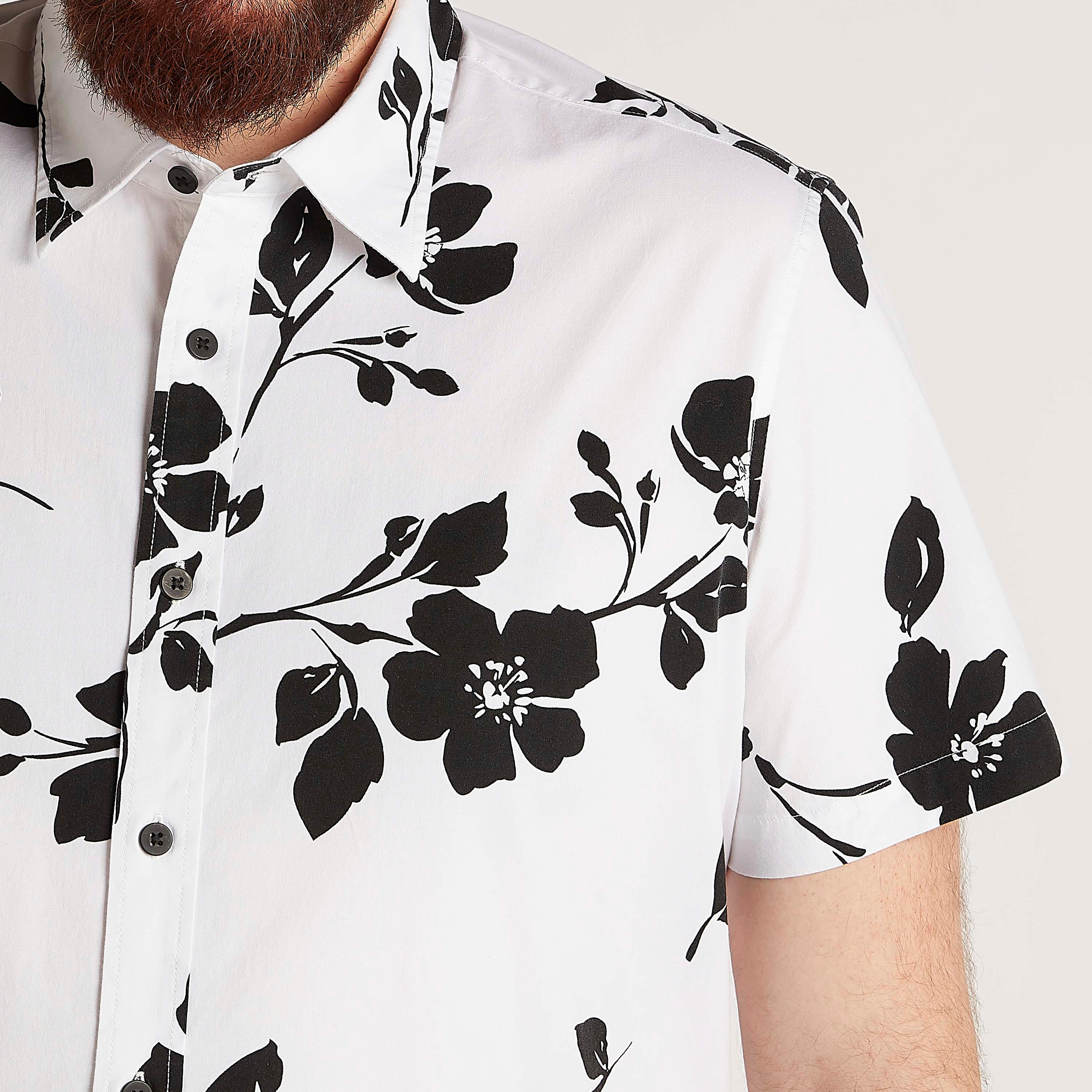 قميص بطبعات أزهار وأكمام قصيرة-men-clothing-shirts-image-3