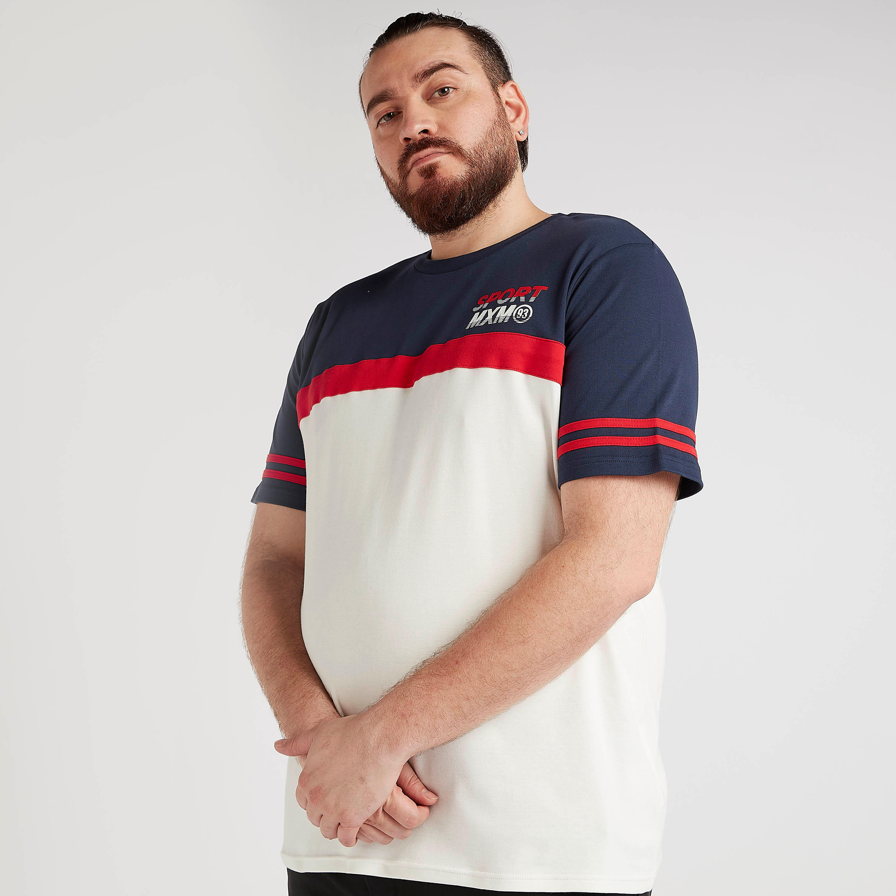 تيشيرت بياقة ضيّقة وأكمام قصيرة-men-clothing-tshirtsandpolos-tshirts-image-4