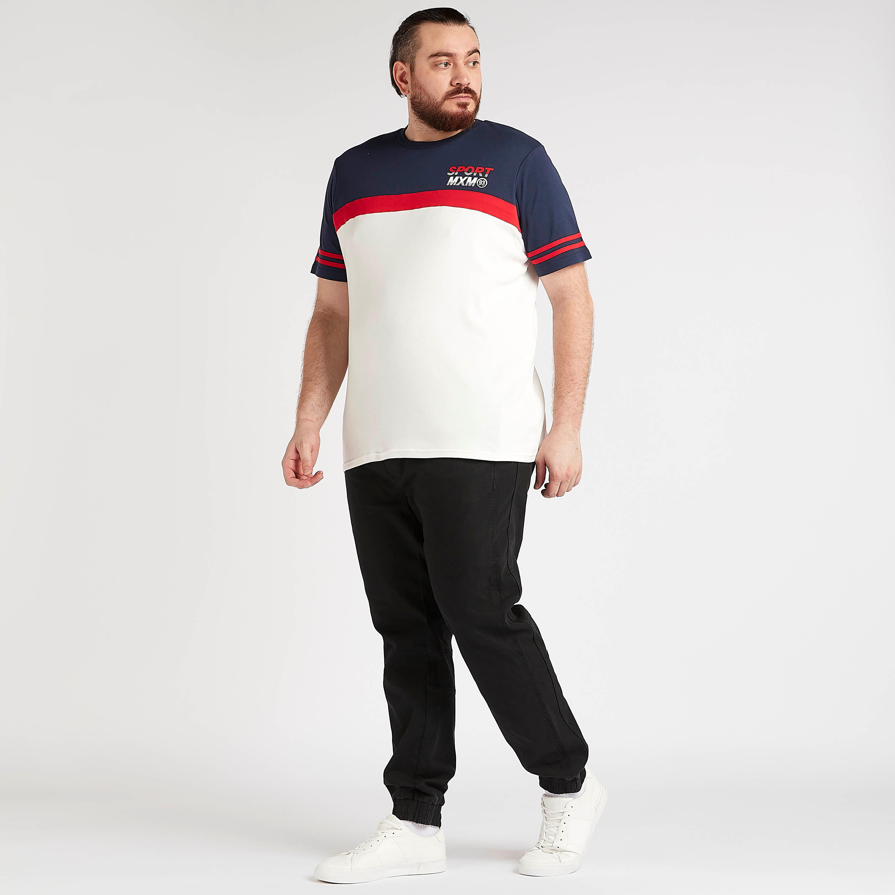 تيشيرت بياقة ضيّقة وأكمام قصيرة-men-clothing-tshirtsandpolos-tshirts-image-3