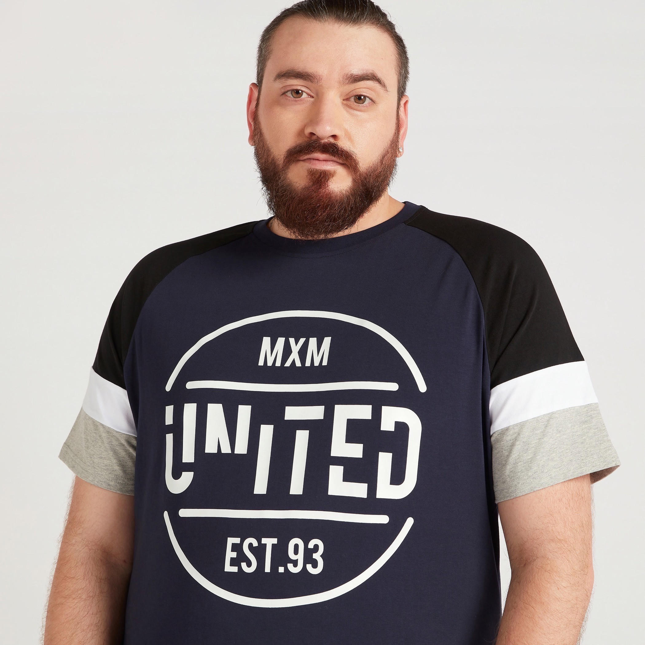 تيشيرت بياقة ضيّقة وأكمام قصيرة وطبعات-men-clothing-tshirtsandpolos-tshirts-image-3