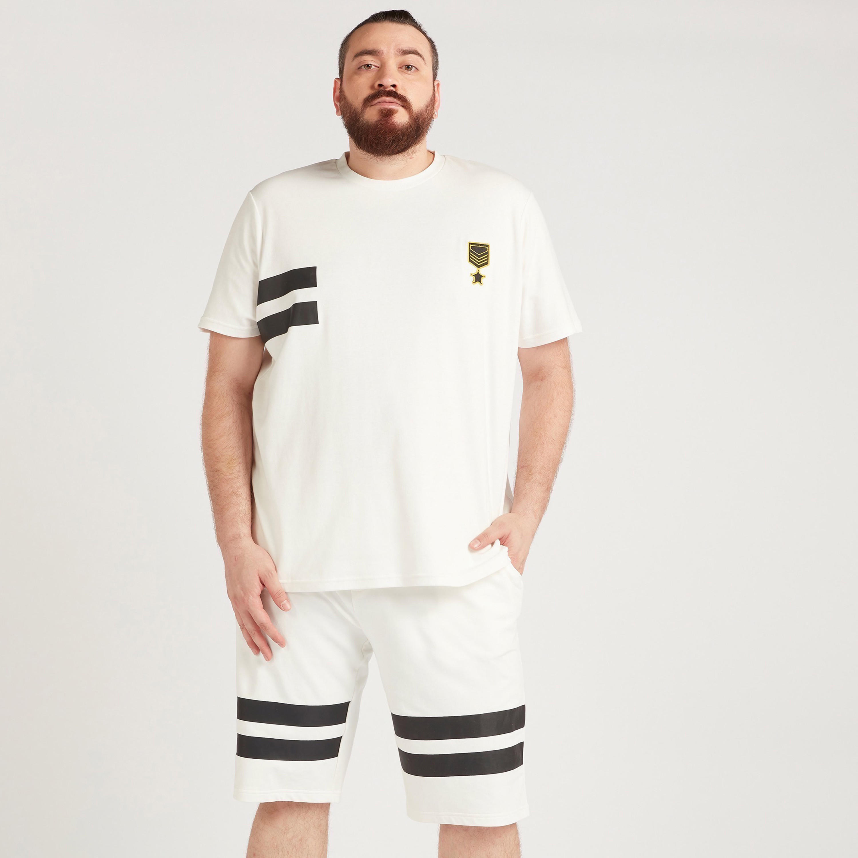 تيشيرت مقلّم بياقة ضيّقة وأكمام قصيرة-men-clothing-tshirtsandpolos-tshirts-image-5