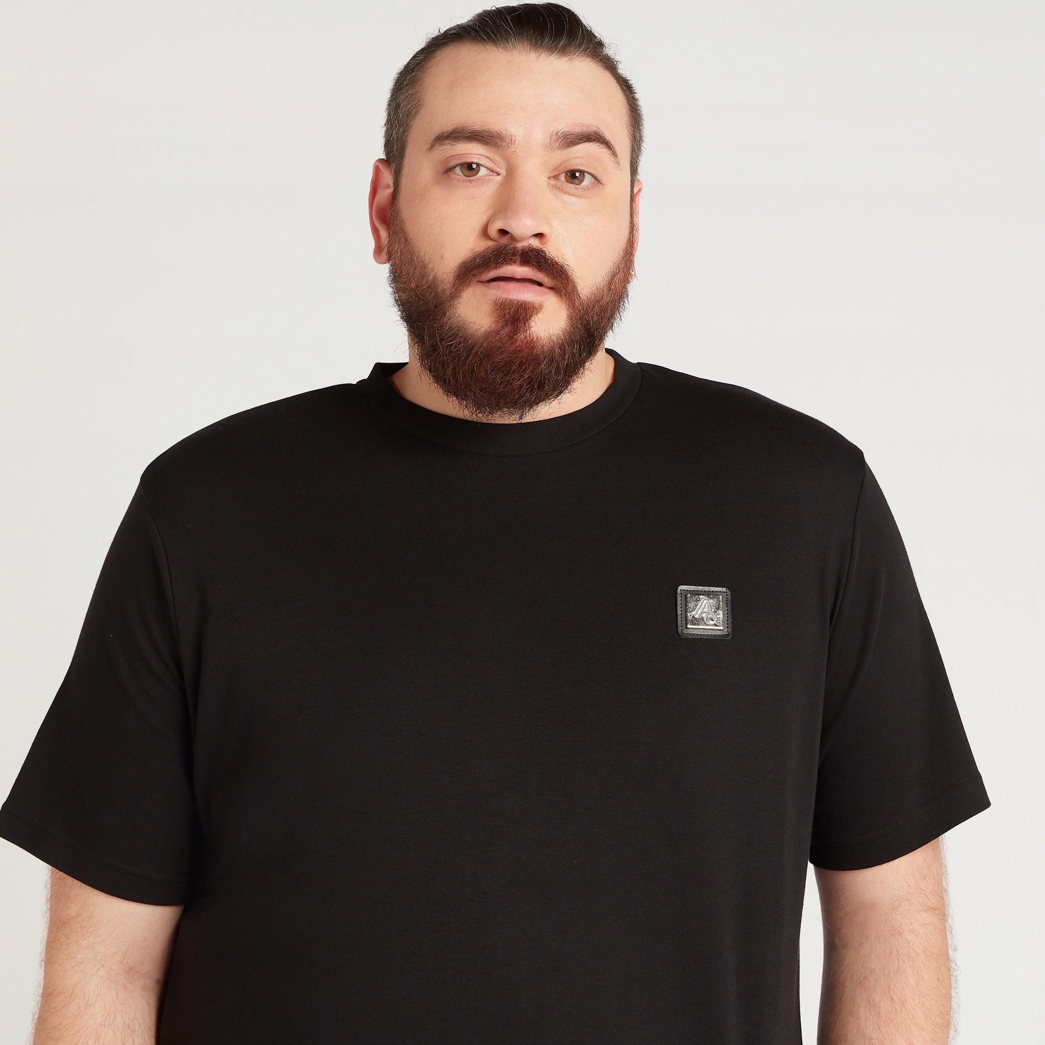 تيشيرت سادة بياقة ضيّقة وأكمام قصيرة-men-clothing-tshirtsandpolos-tshirts-image-3