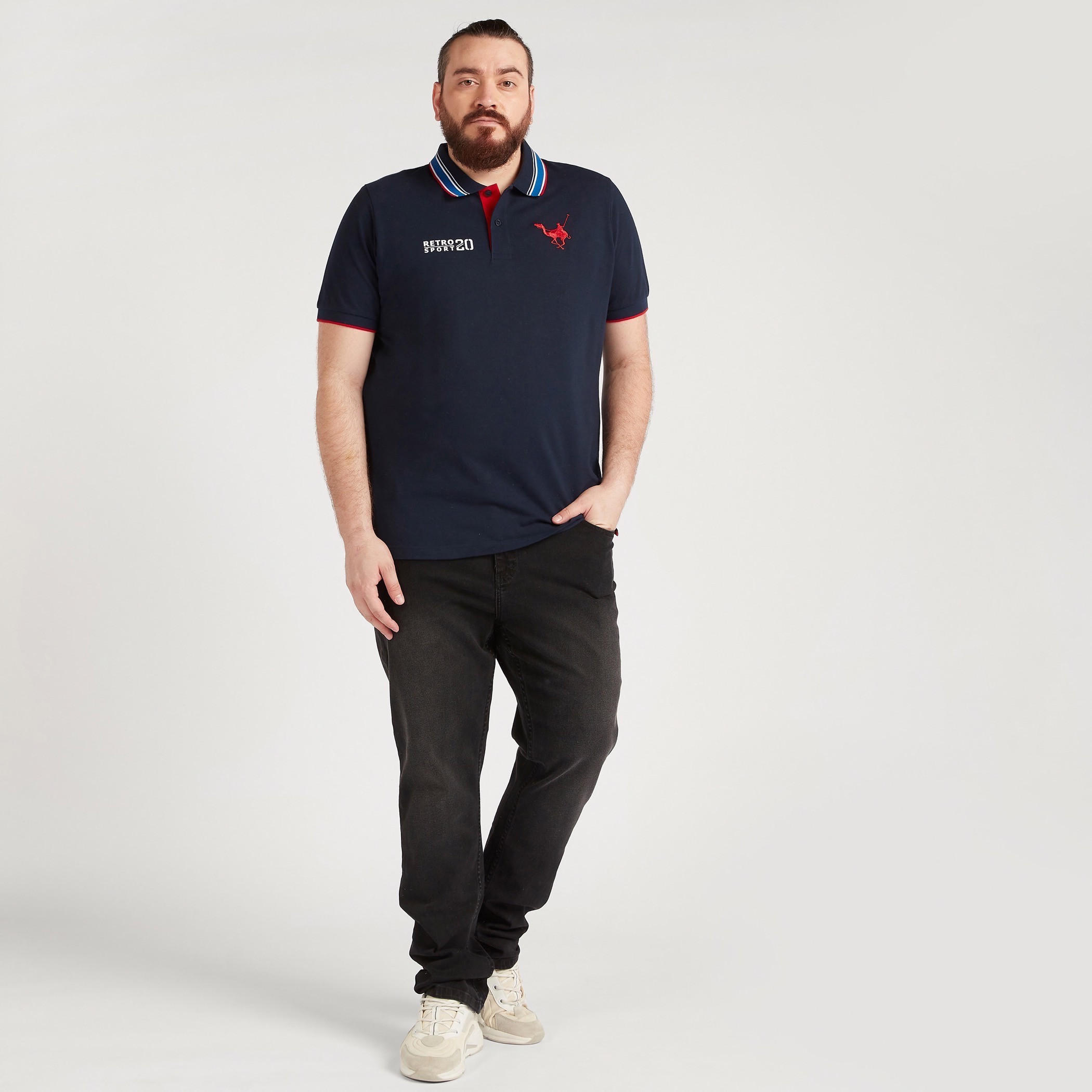 تيشيرت بولو مطرّز بياقة مقلّمة-men-clothing-tshirtsandpolos-polos-image-4