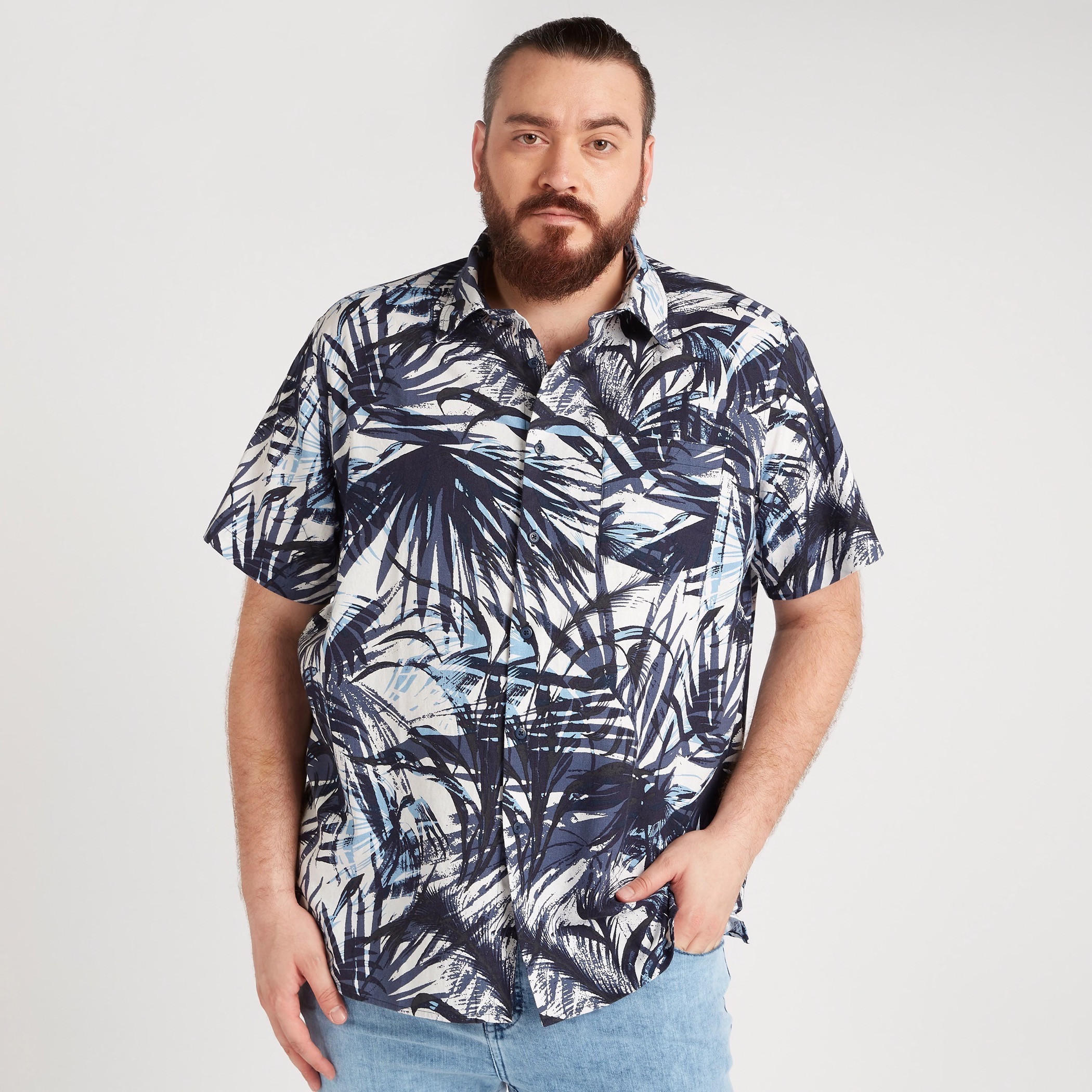 قميص بأكمام قصيرة وزر علوي وطبعات-men-clothing-shirts-image-7