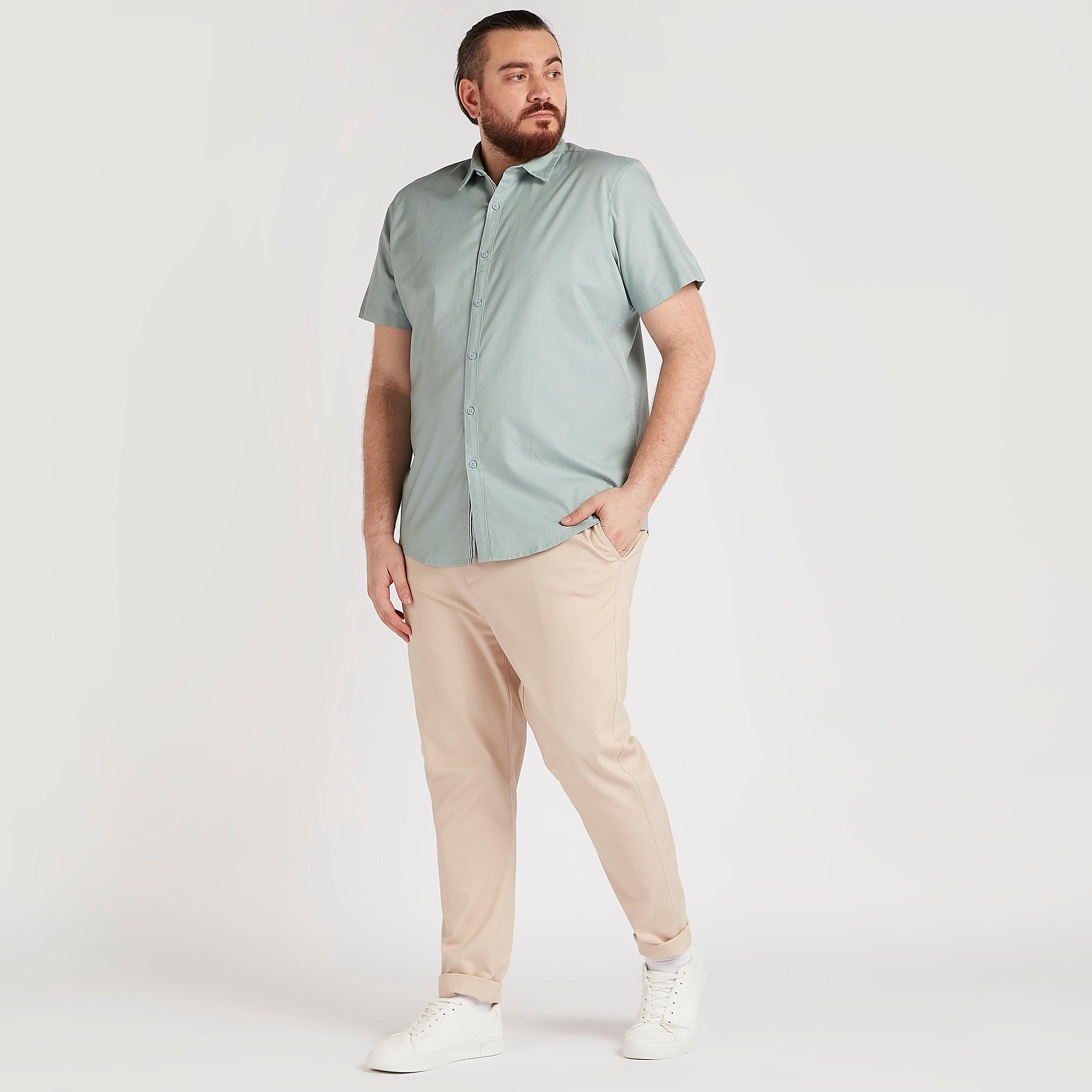قميص بارز الملمس بأكمام قصيرة وزر إغلاق-men-clothing-shirts-image-2