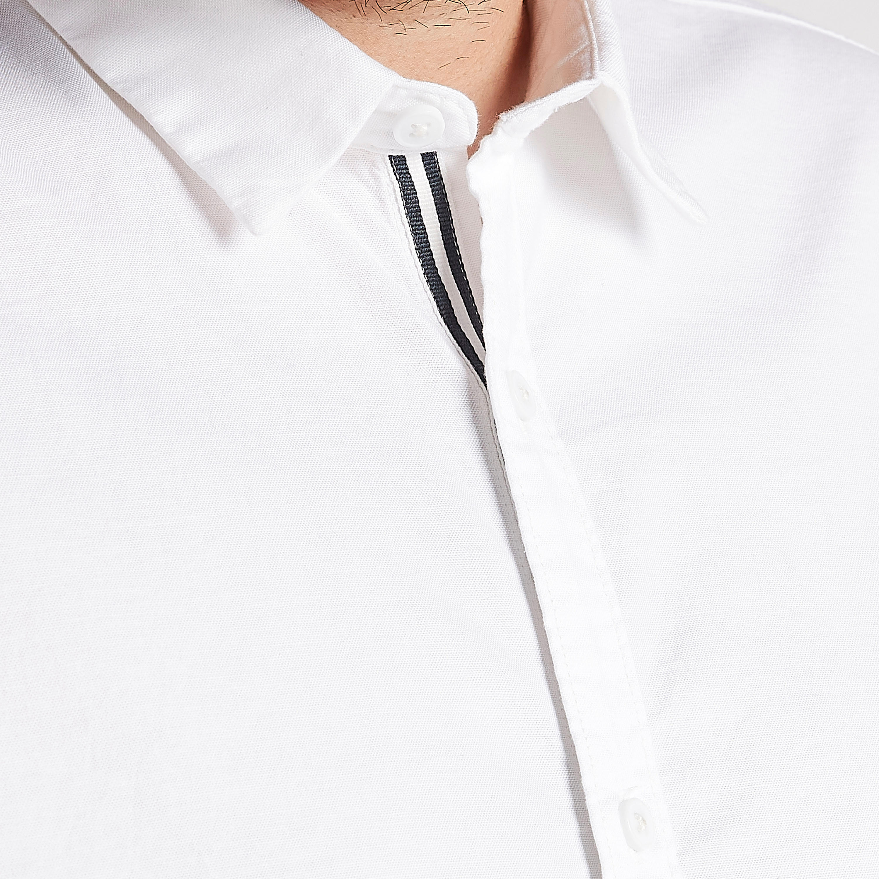 قميص بارز الملمس بأكمام قصيرة وزر إغلاق-men-clothing-shirts-image-7