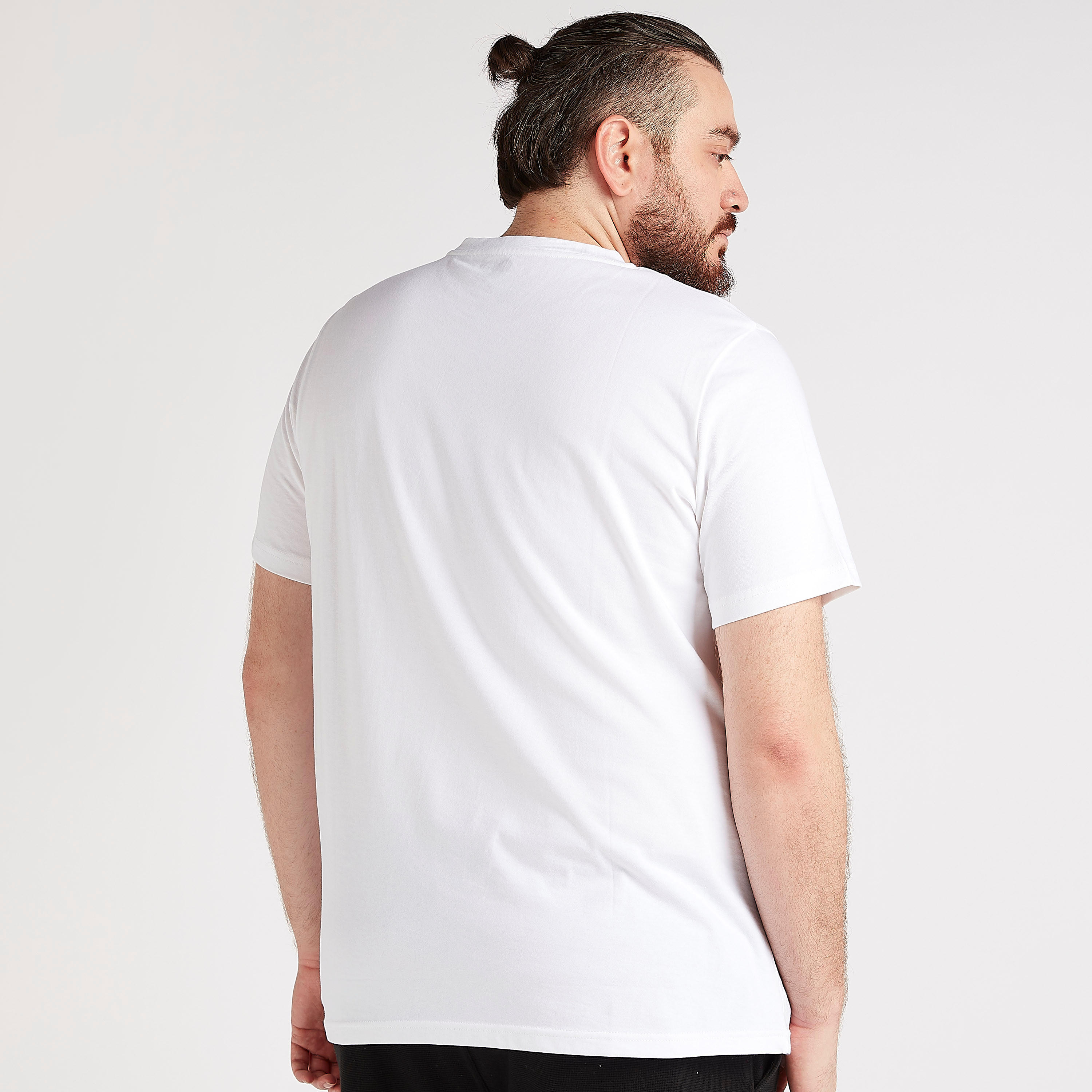 تيشيرت بياقة ضيقة وأكمام قصيرة وطبعات جَرافيك-men-clothing-tshirtsandpolos-tshirts-image-1