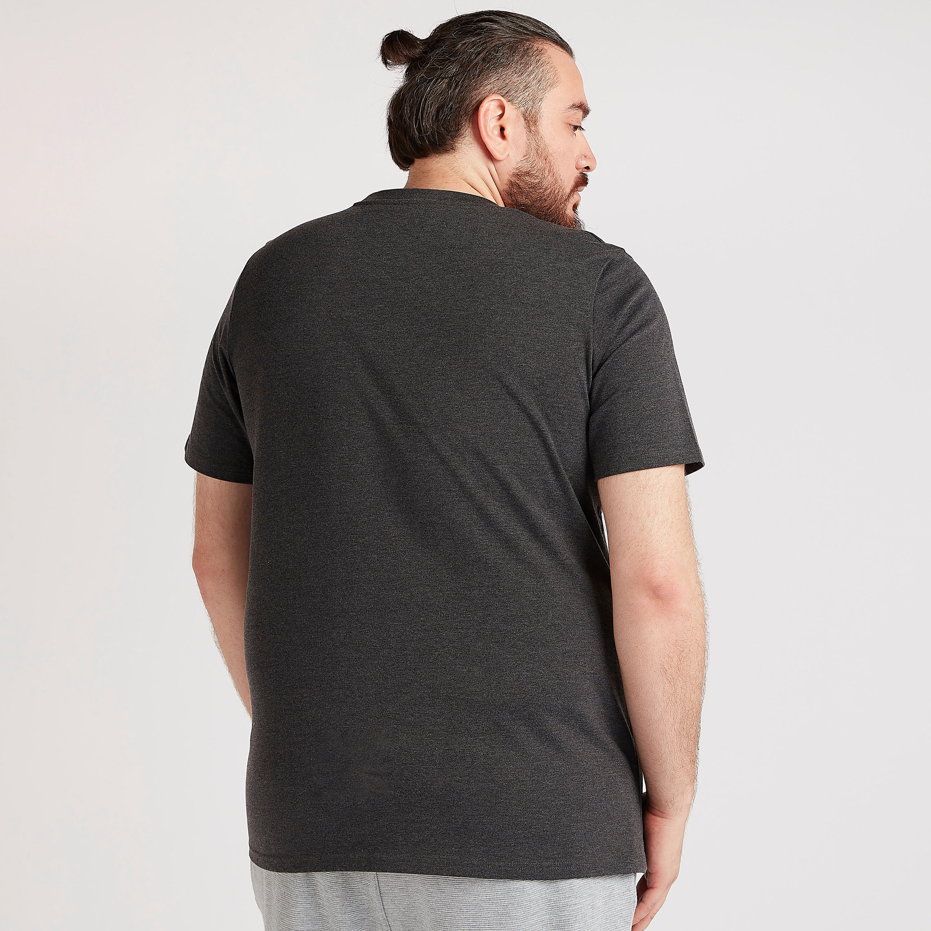 تيشيرت بياقة ضيّقة وأكمام قصيرة وطبعات-men-clothing-tshirtsandpolos-tshirts-image-4
