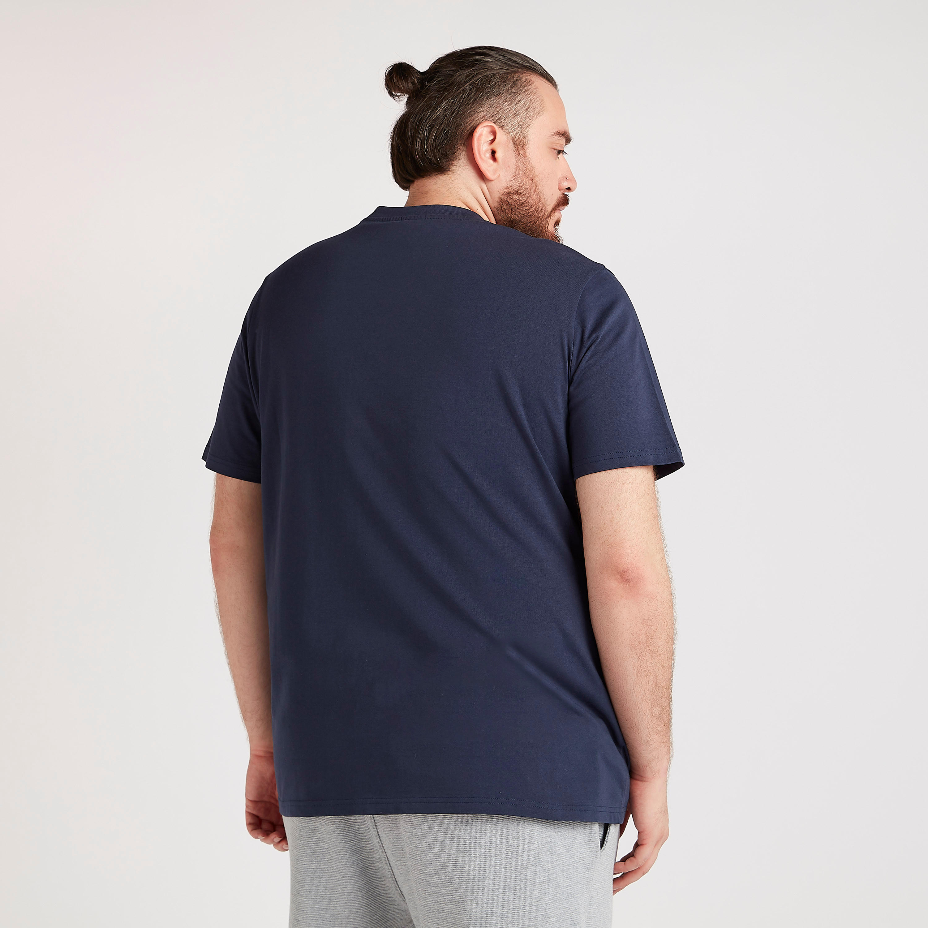 تيشيرت بياقة ضيّقة وأكمام قصيرة وطبعات-men-clothing-tshirtsandpolos-tshirts-image-4