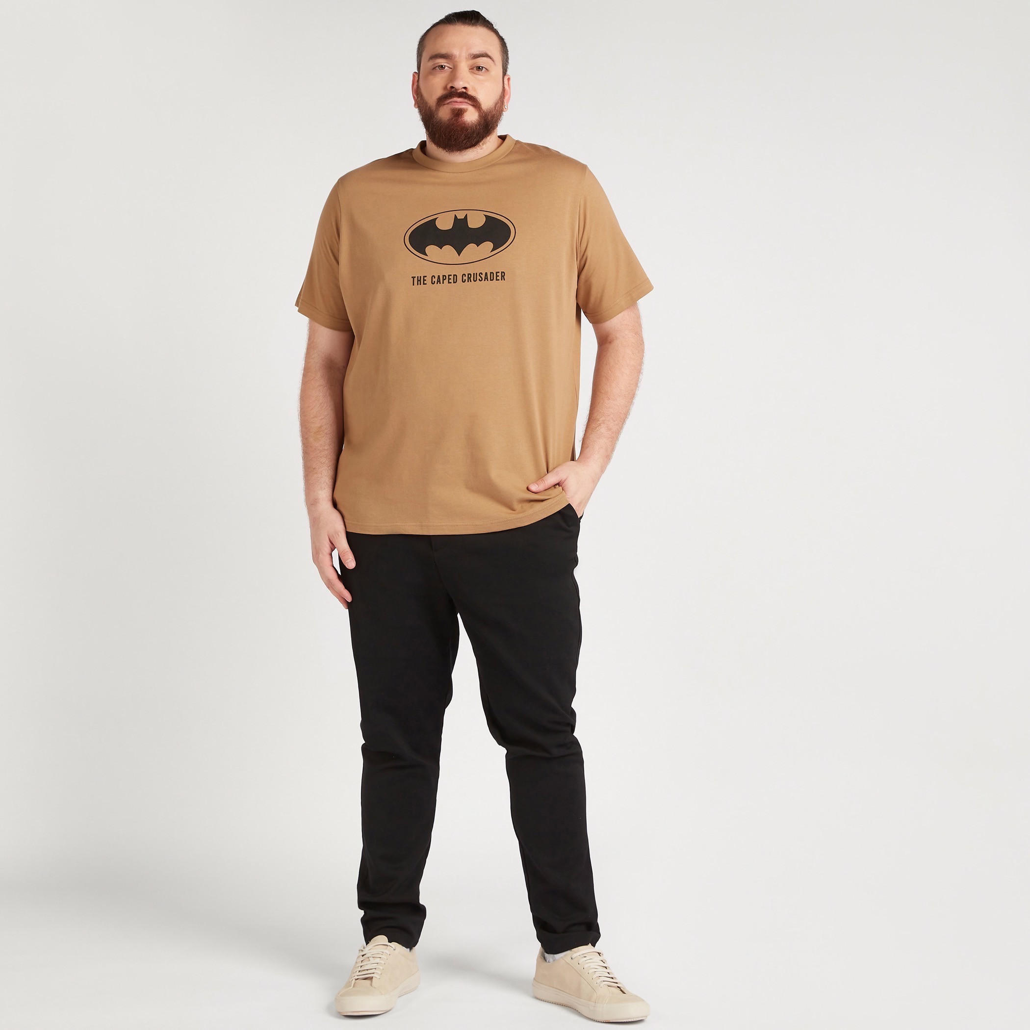تيشيرت بياقة ضيقة وأكمام قصيرة وطبعات باتمان-men-clothing-tshirtsandpolos-tshirts-image-3