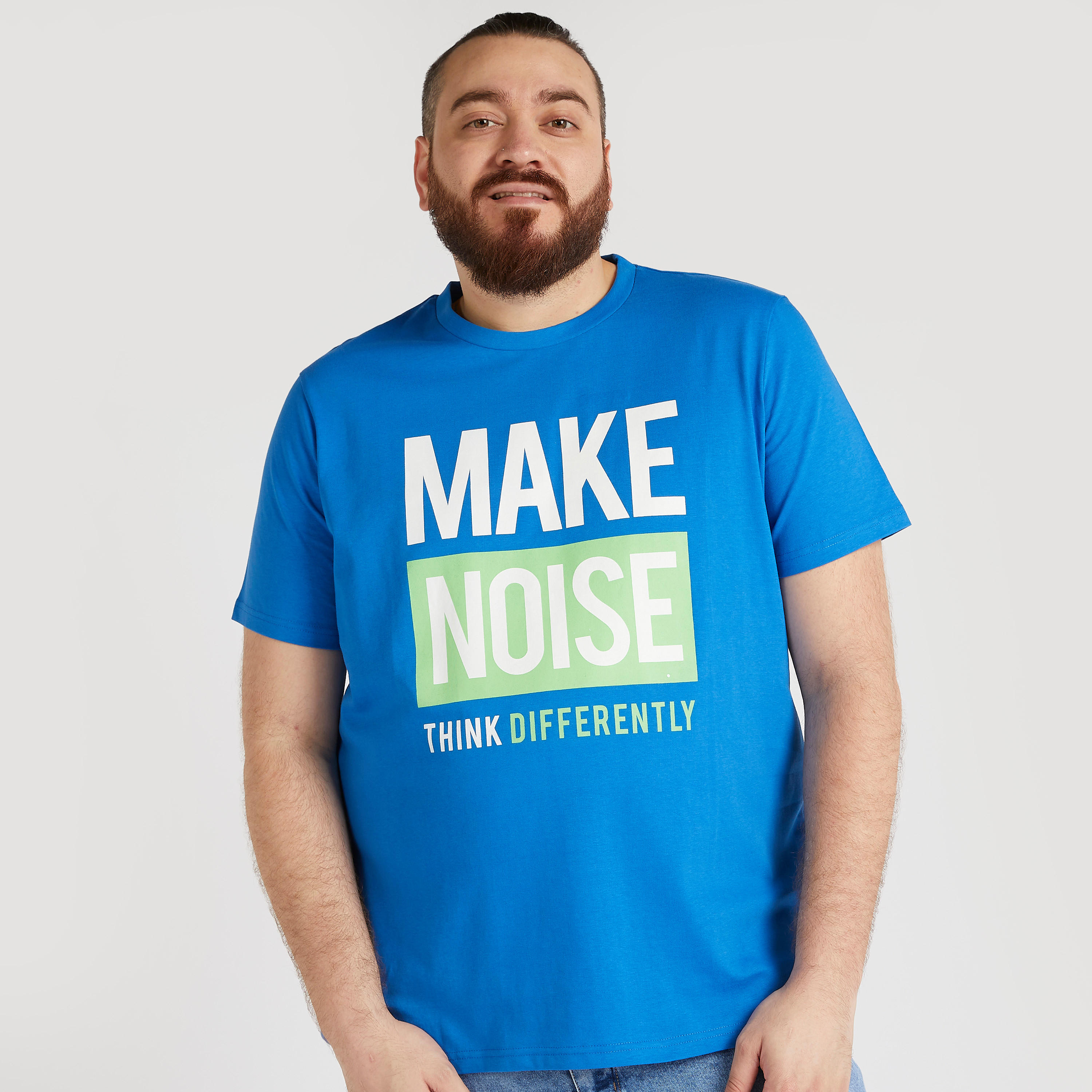 تيشيرت بياقة ضيّقة وأكمام قصيرة وطبعات -men-clothing-tshirtsandpolos-tshirts-image-4