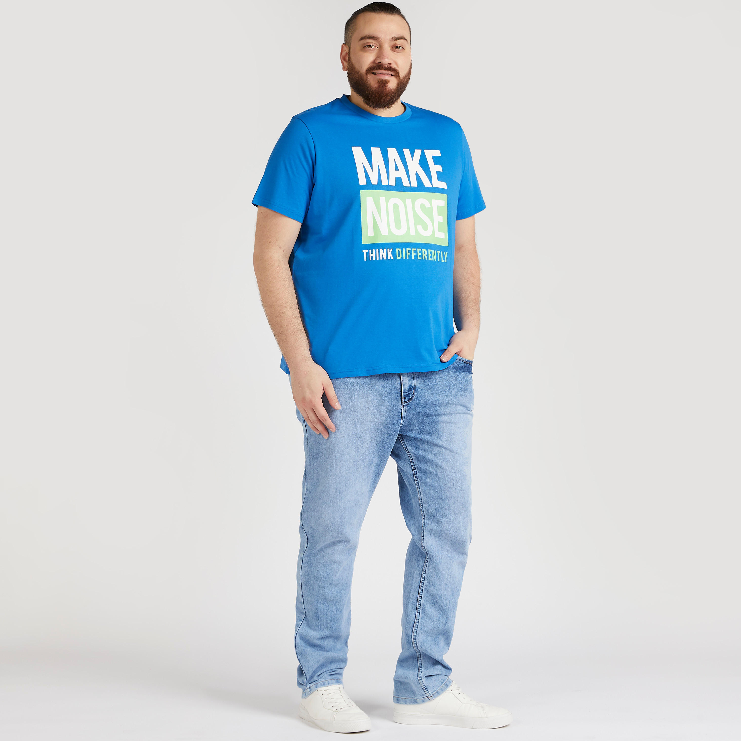 تيشيرت بياقة ضيّقة وأكمام قصيرة وطبعات -men-clothing-tshirtsandpolos-tshirts-image-3