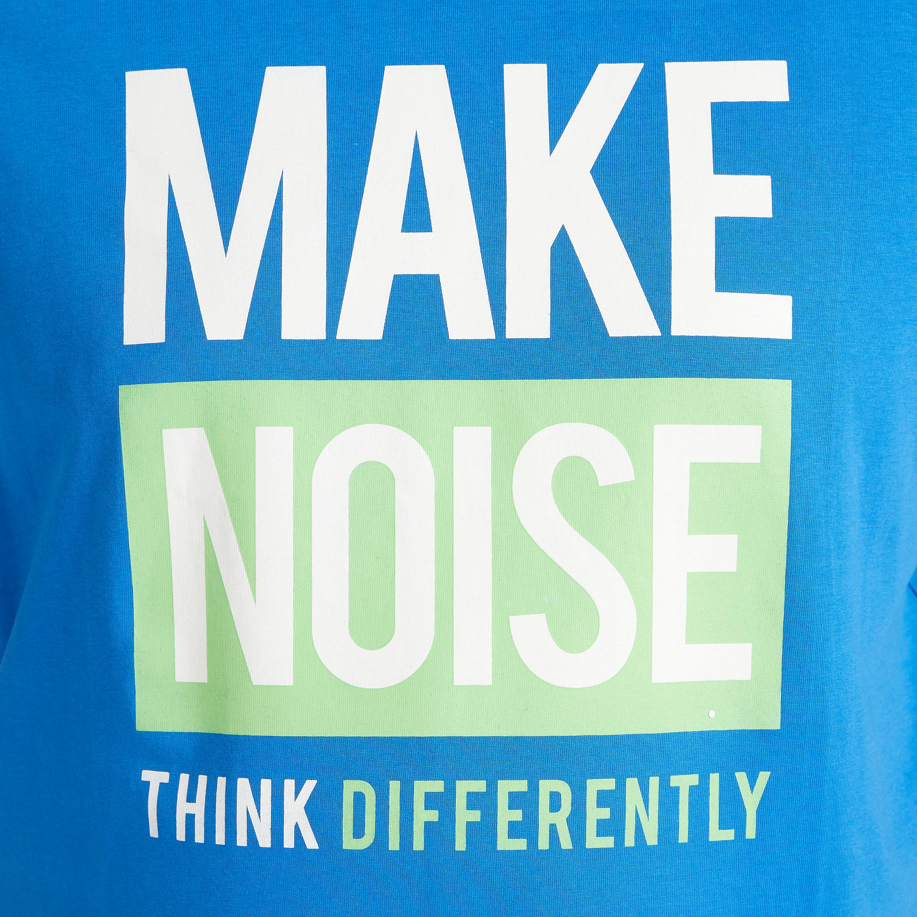 تيشيرت بياقة ضيّقة وأكمام قصيرة وطبعات -men-clothing-tshirtsandpolos-tshirts-image-2