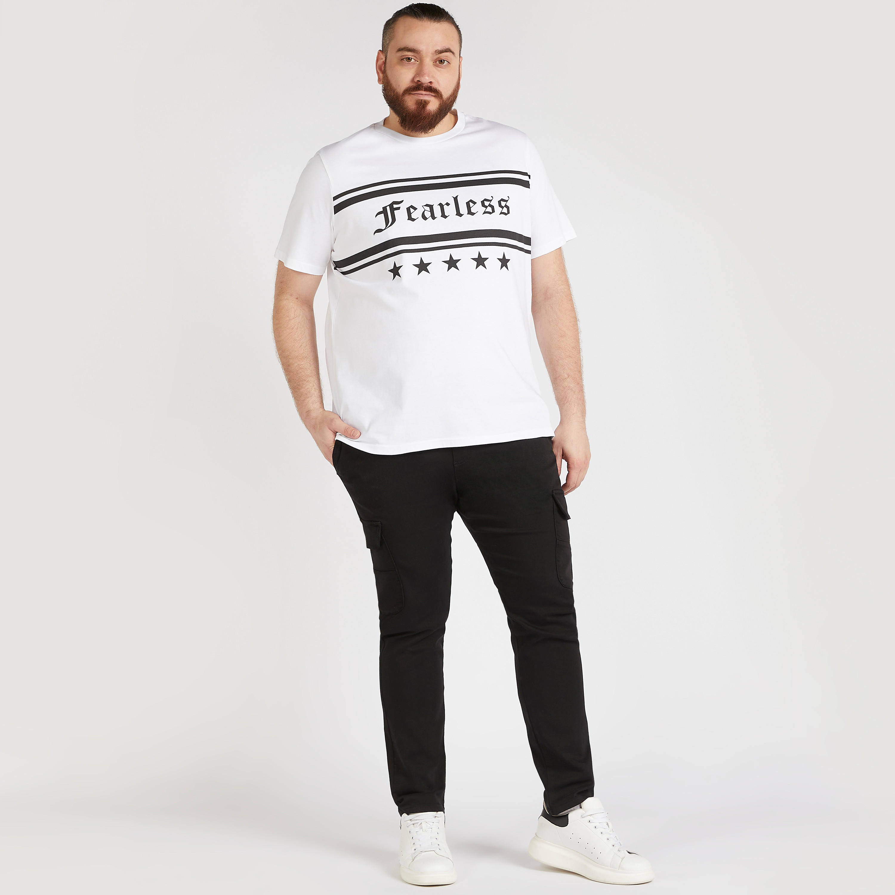 تيشيرت بياقة ضيّقة وأكمام قصيرة وطبعات-men-clothing-tshirtsandpolos-tshirts-image-2