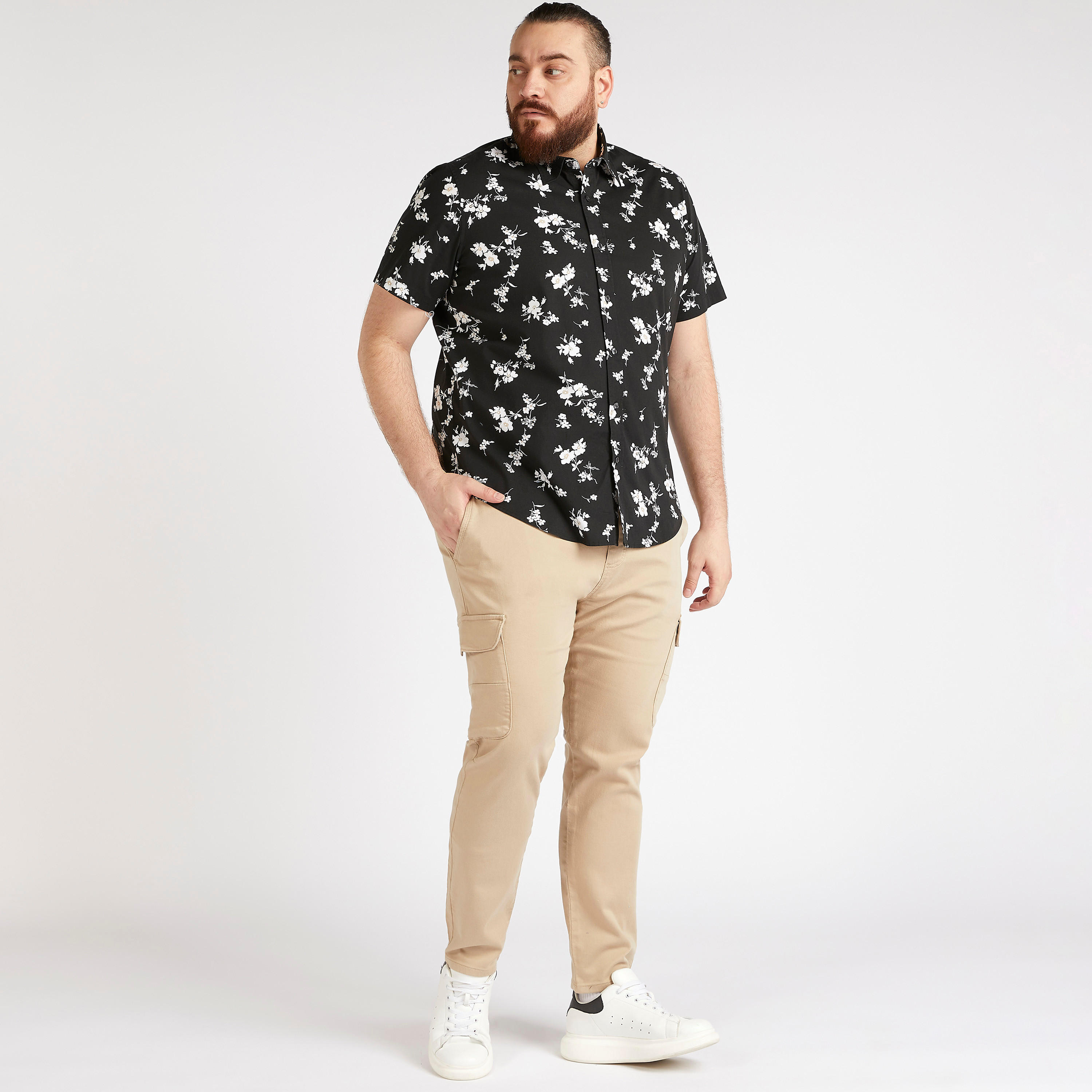 قميص بطبعات أزهار وأكمام قصيرة-men-clothing-shirts-image-3