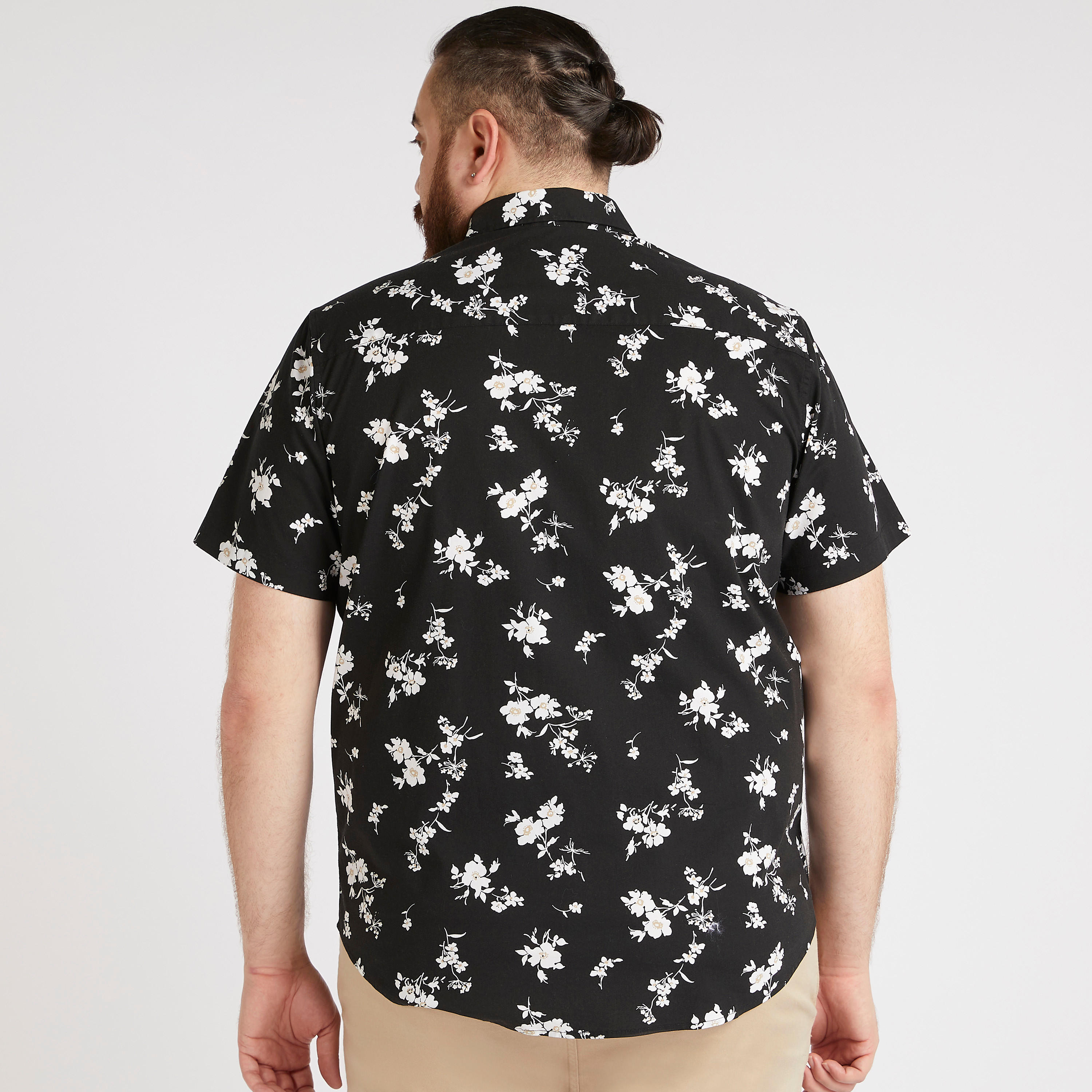 قميص بطبعات أزهار وأكمام قصيرة-men-clothing-shirts-image-1