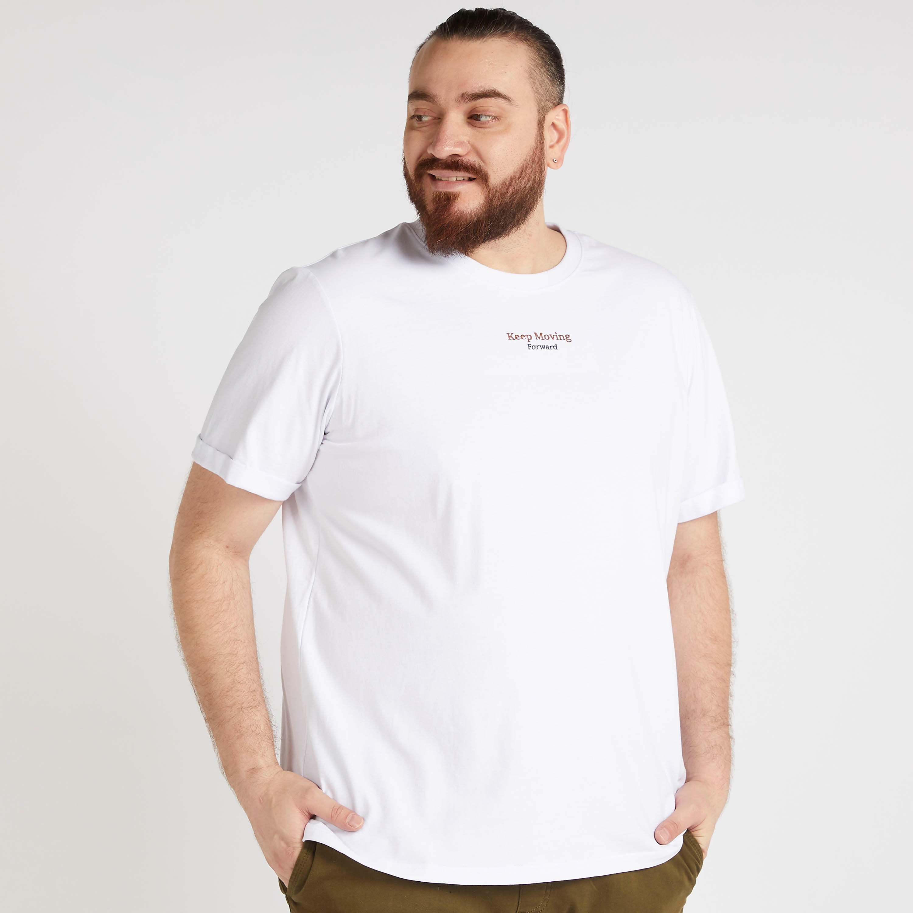 تيشيرت مطرّز بياقة ضيّقة وأكمام قصيرة-men-clothing-tshirtsandpolos-tshirts-image-4
