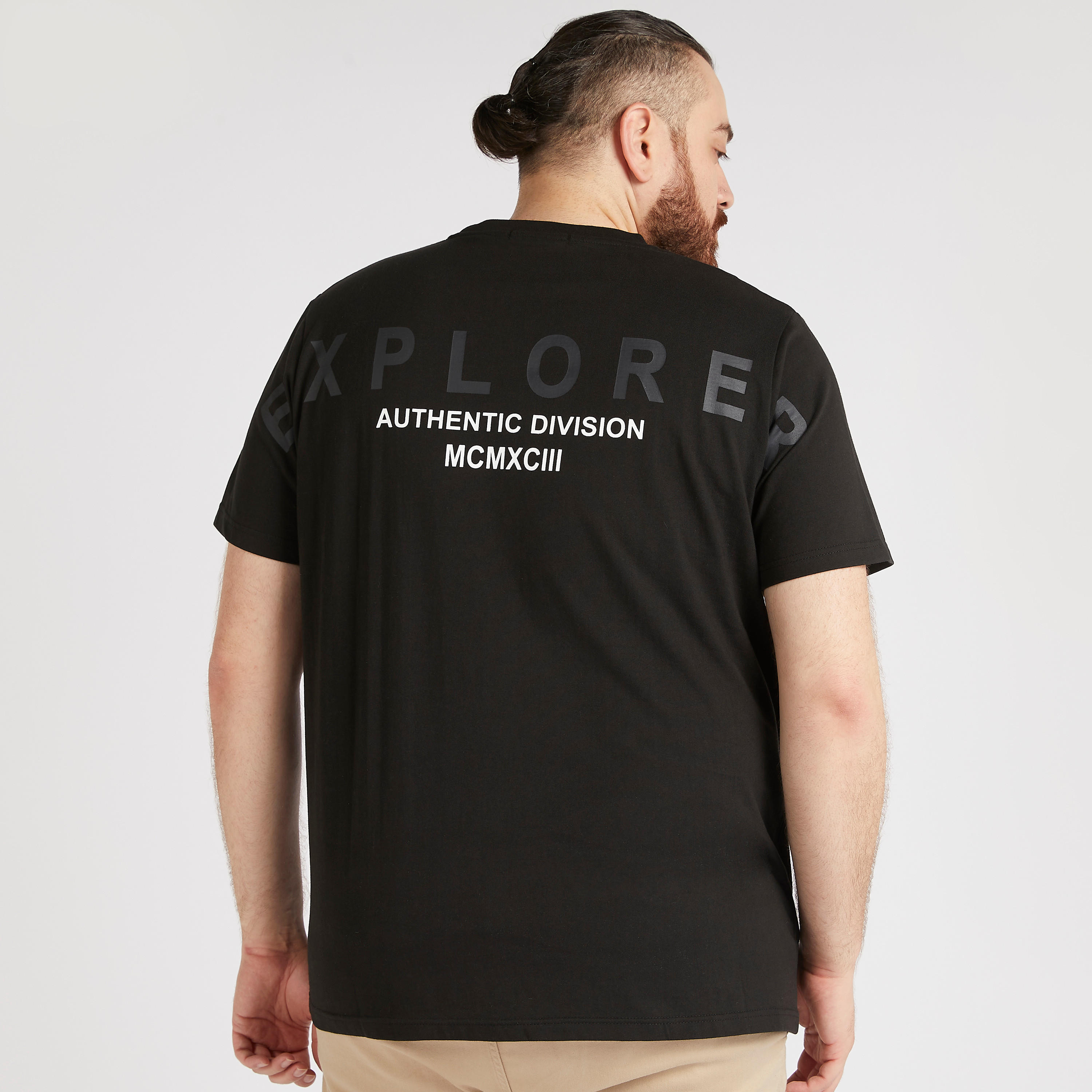 تيشيرت بأكمام قصيرة وجيب خارجي وطبعات-men-clothing-tshirtsandpolos-tshirts-image-4