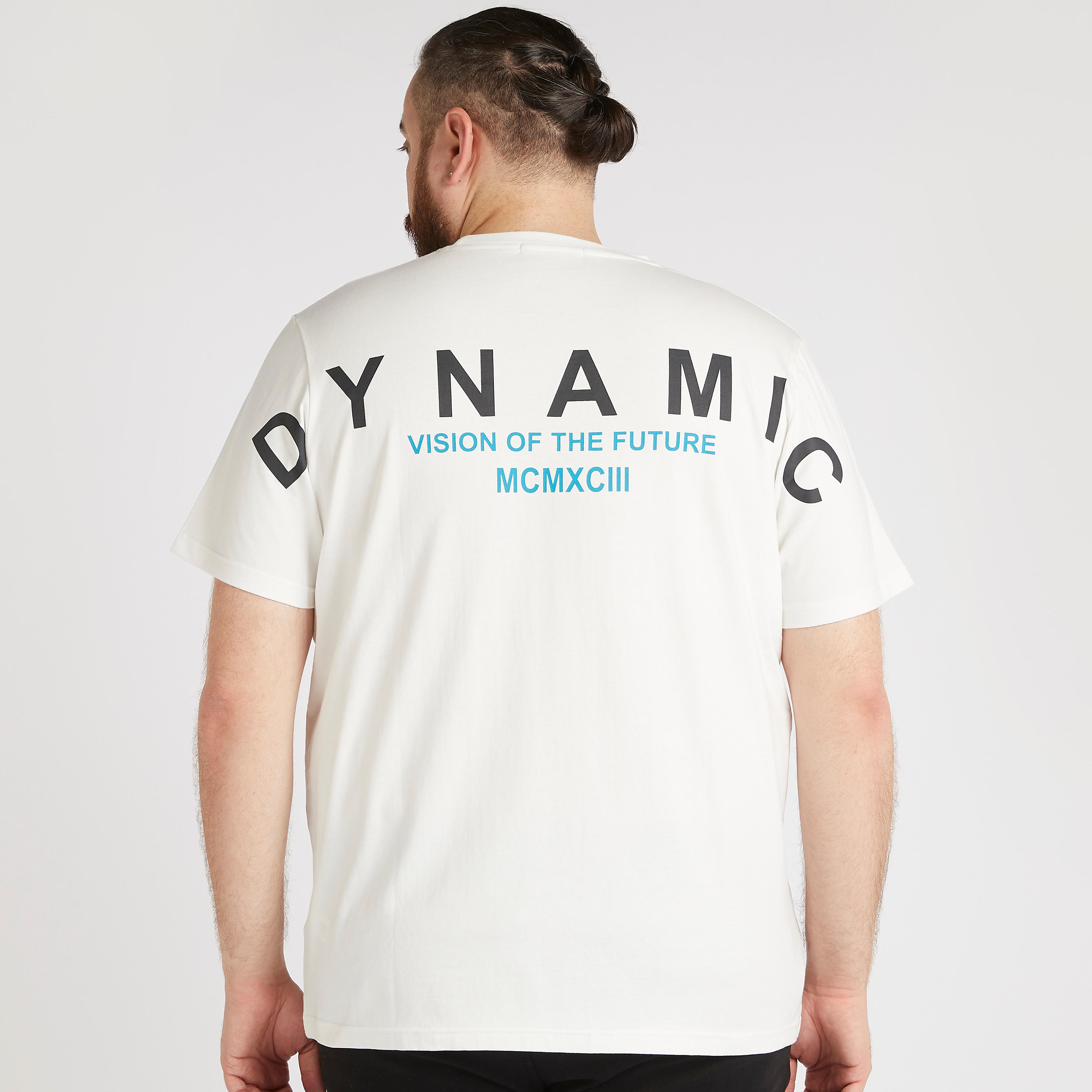 تيشيرت بياقة ضيّقة وطبعات-men-clothing-tshirtsandpolos-tshirts-image-4