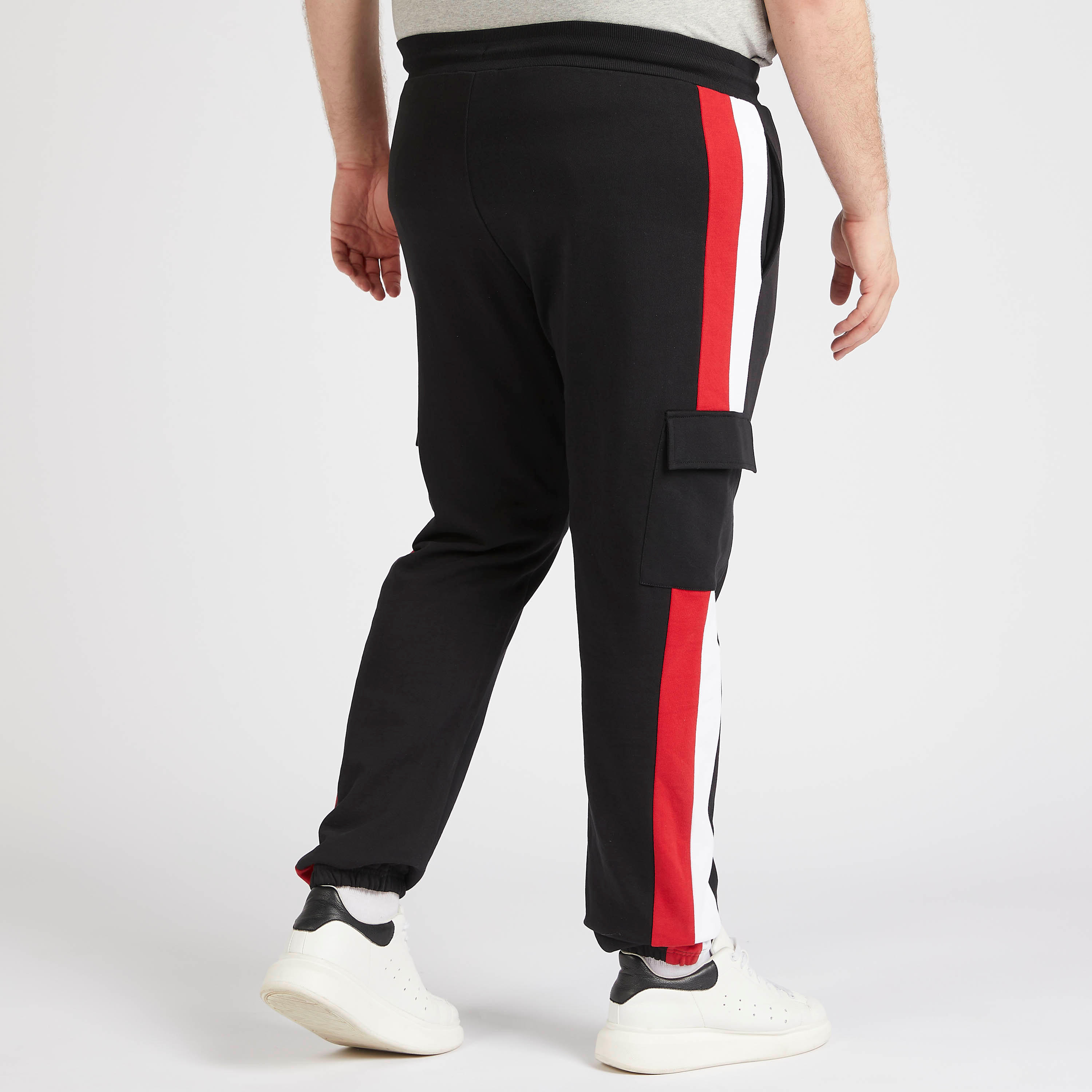 بنطلون رياضي سادة بخصر متوسّط الارتفاع وتفاصيل تقليم-men-clothing-bottoms-joggers-image-3