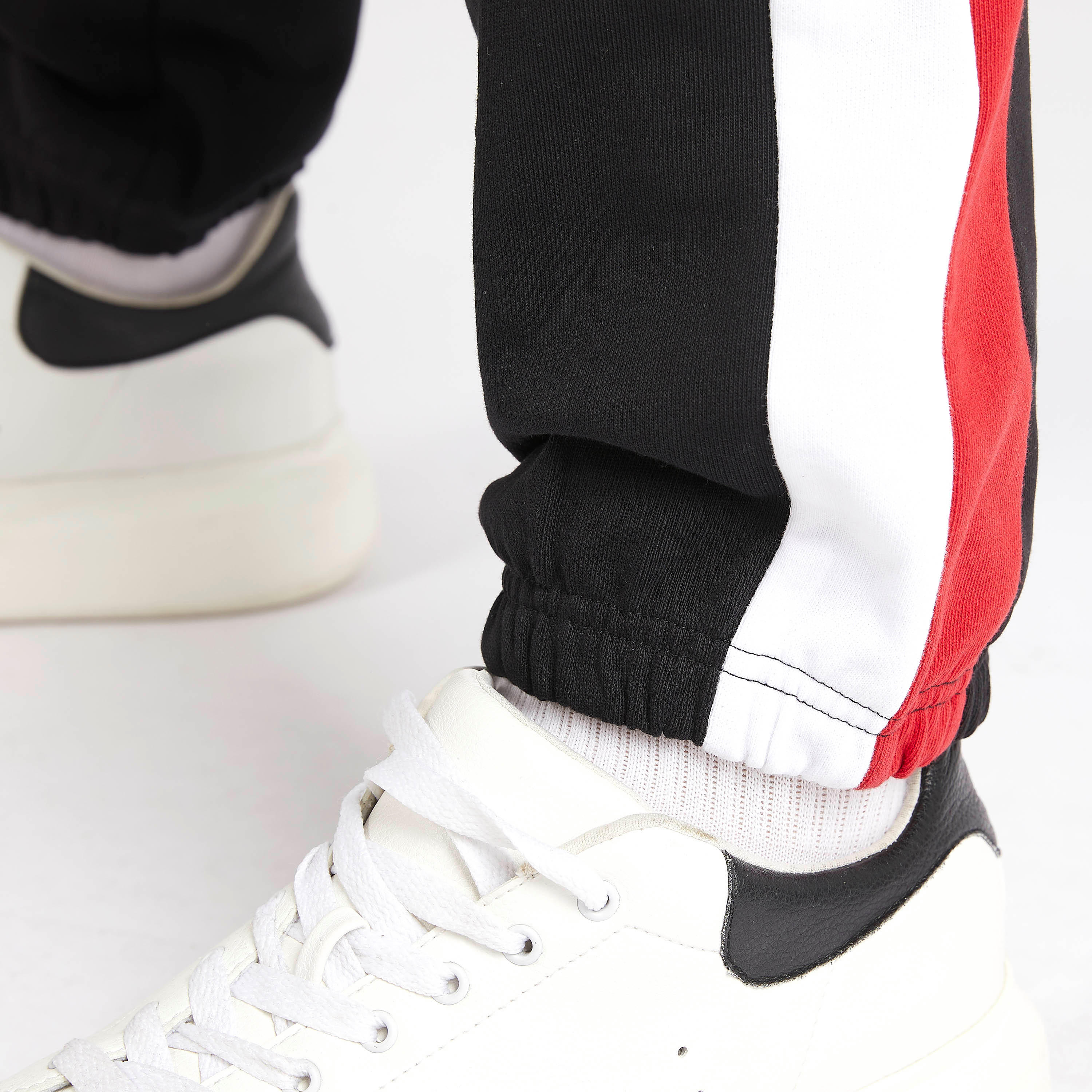 بنطلون رياضي سادة بخصر متوسّط الارتفاع وتفاصيل تقليم-men-clothing-bottoms-joggers-image-1