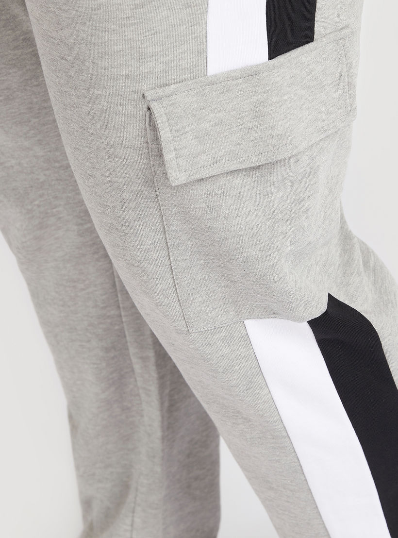 Solid Joggers with Cargo Pockets and Drawstring Closure-men-clothing-bottoms-joggers-image-5
