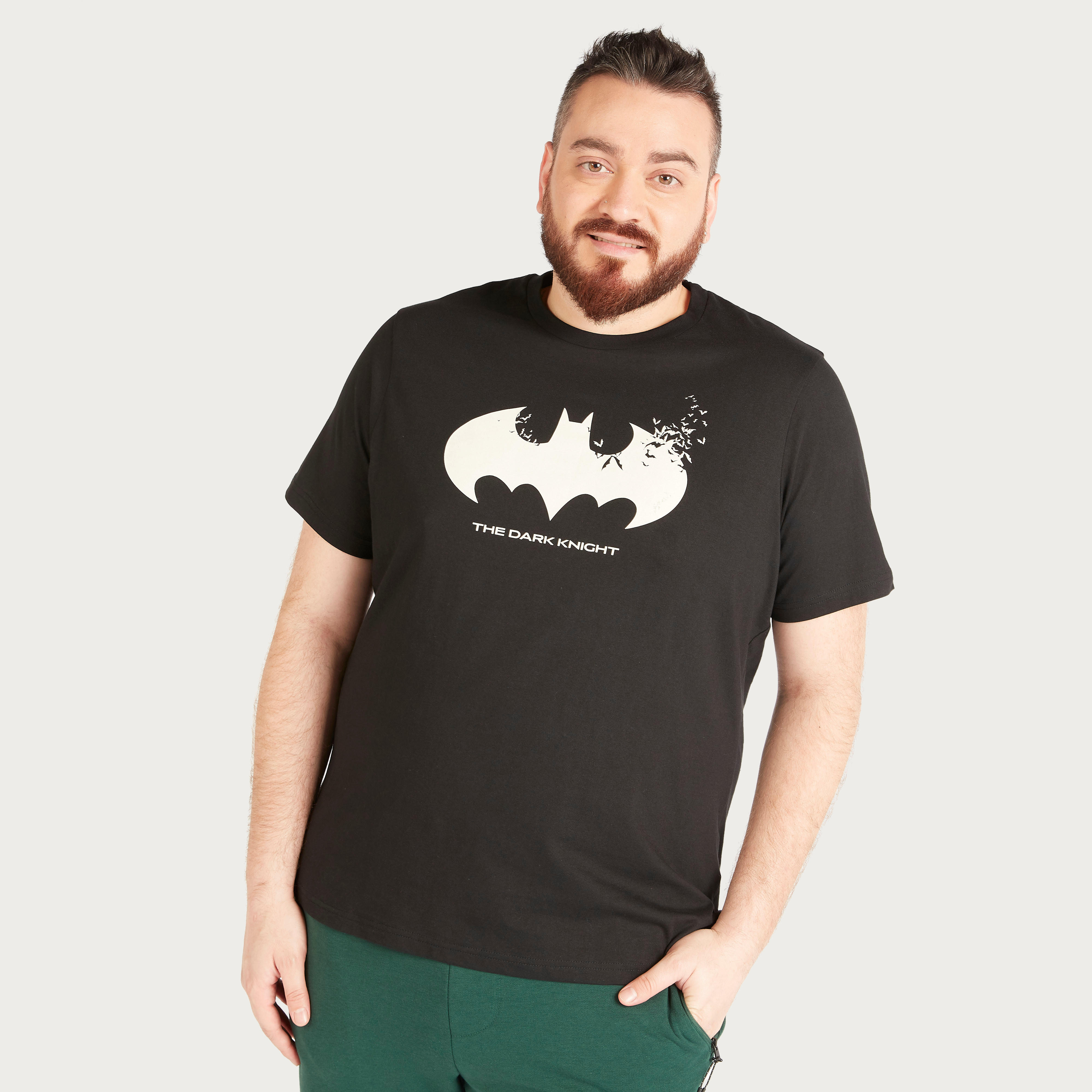 تيشيرت بياقة ضيقة وأكمام قصيرة وطبعات باتمان-men-clothing-tshirtsandpolos-tshirts-image-5