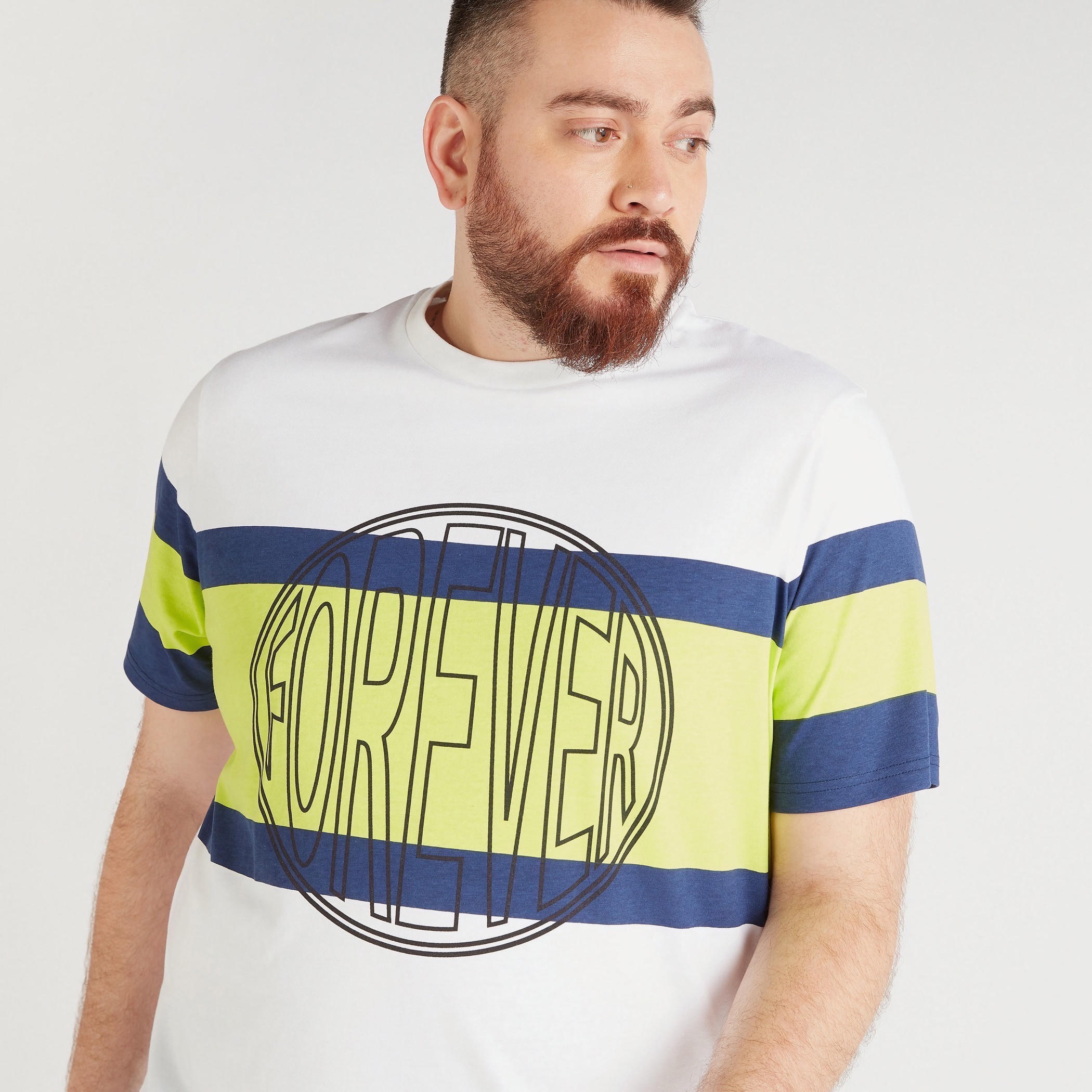 تيشيرت بياقة ضيّقة وأكمام قصيرة وطبعات-men-clothing-tshirtsandpolos-tshirts-image-3